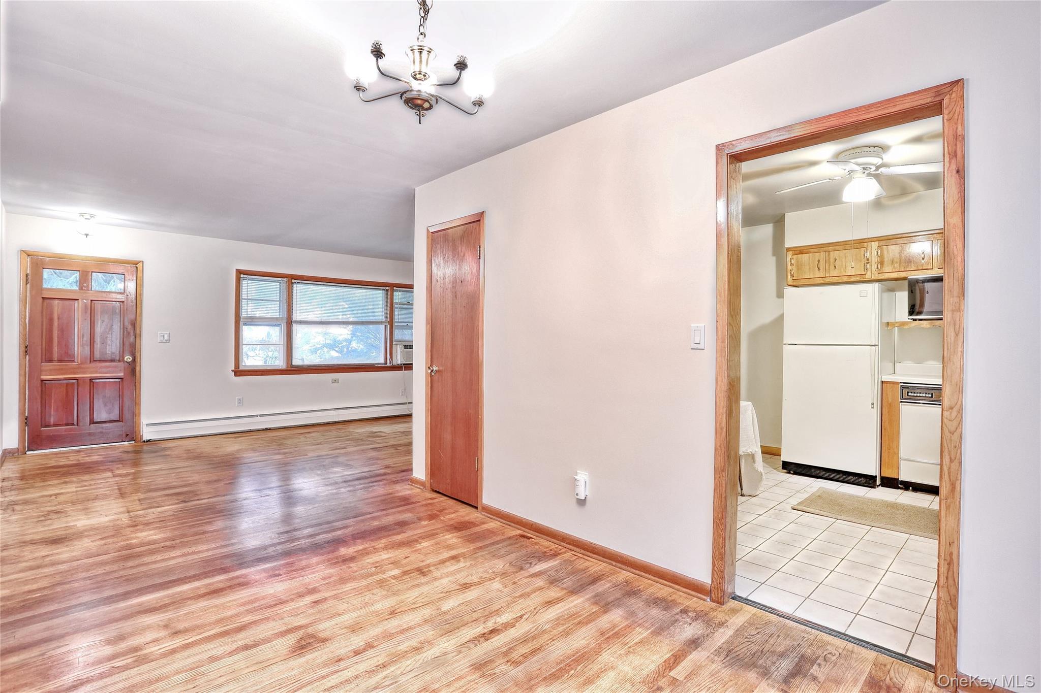 17 Midway Road, Chestnut Ridge, NY 10977