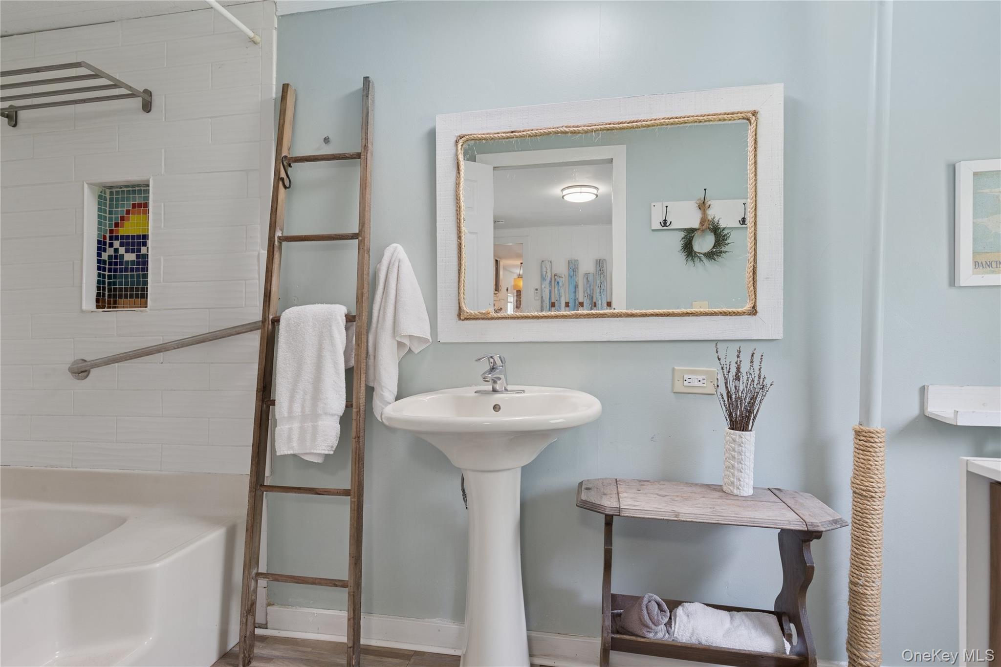 8 North Railroad Avenue, Jamesport, NY 11901-6016