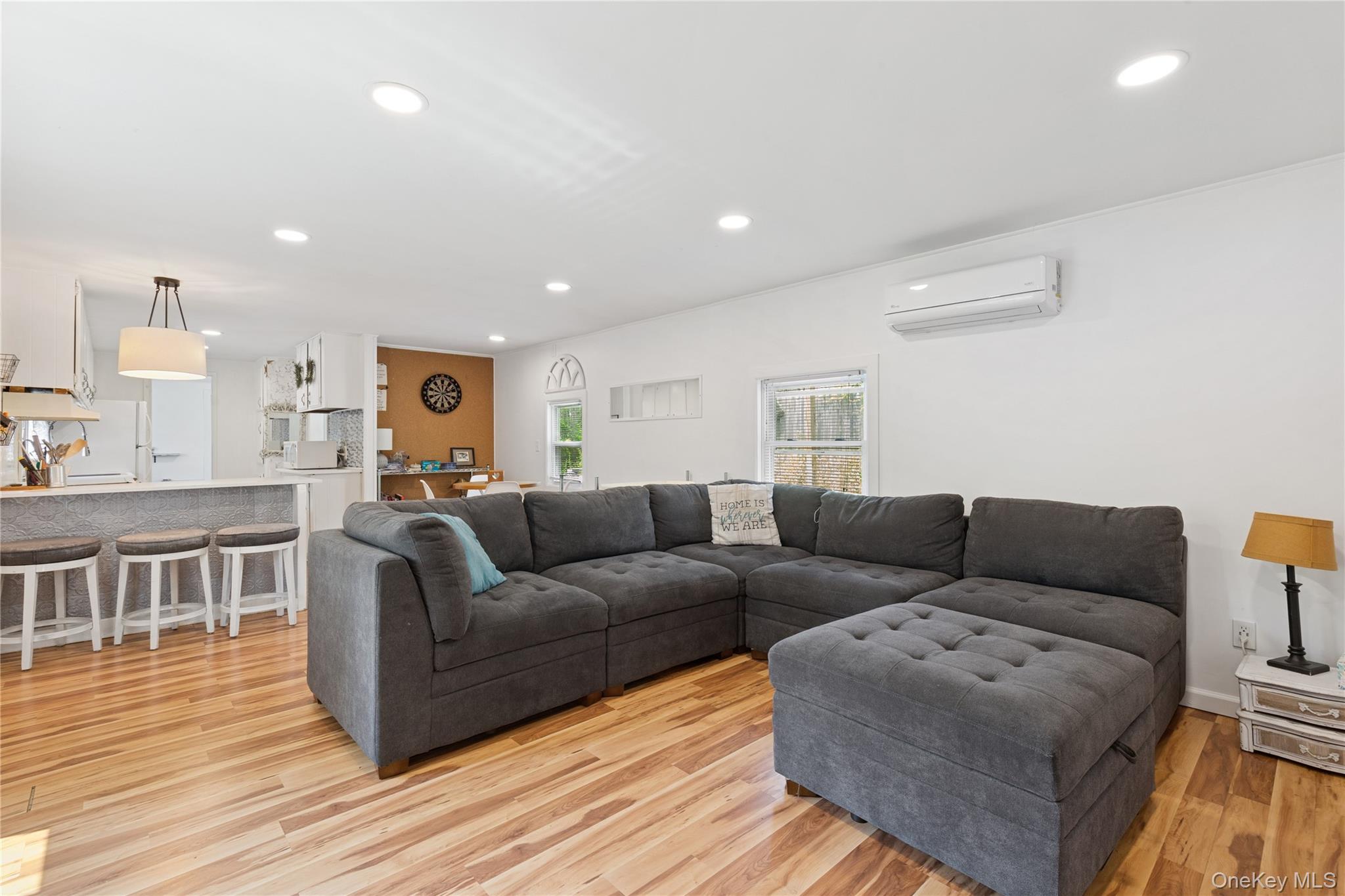 8 North Railroad Avenue, Jamesport, NY 11901-6016