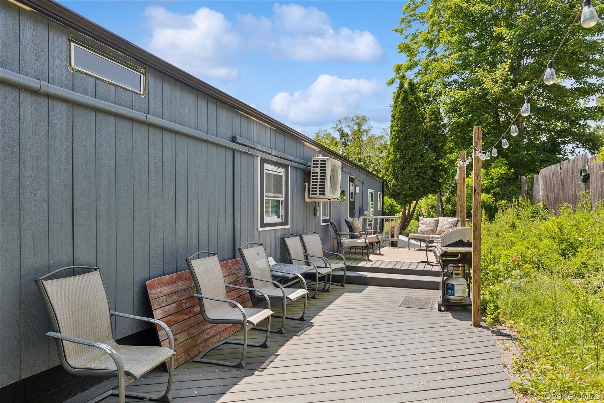 8 North Railroad Avenue, Jamesport, NY 11901-6016