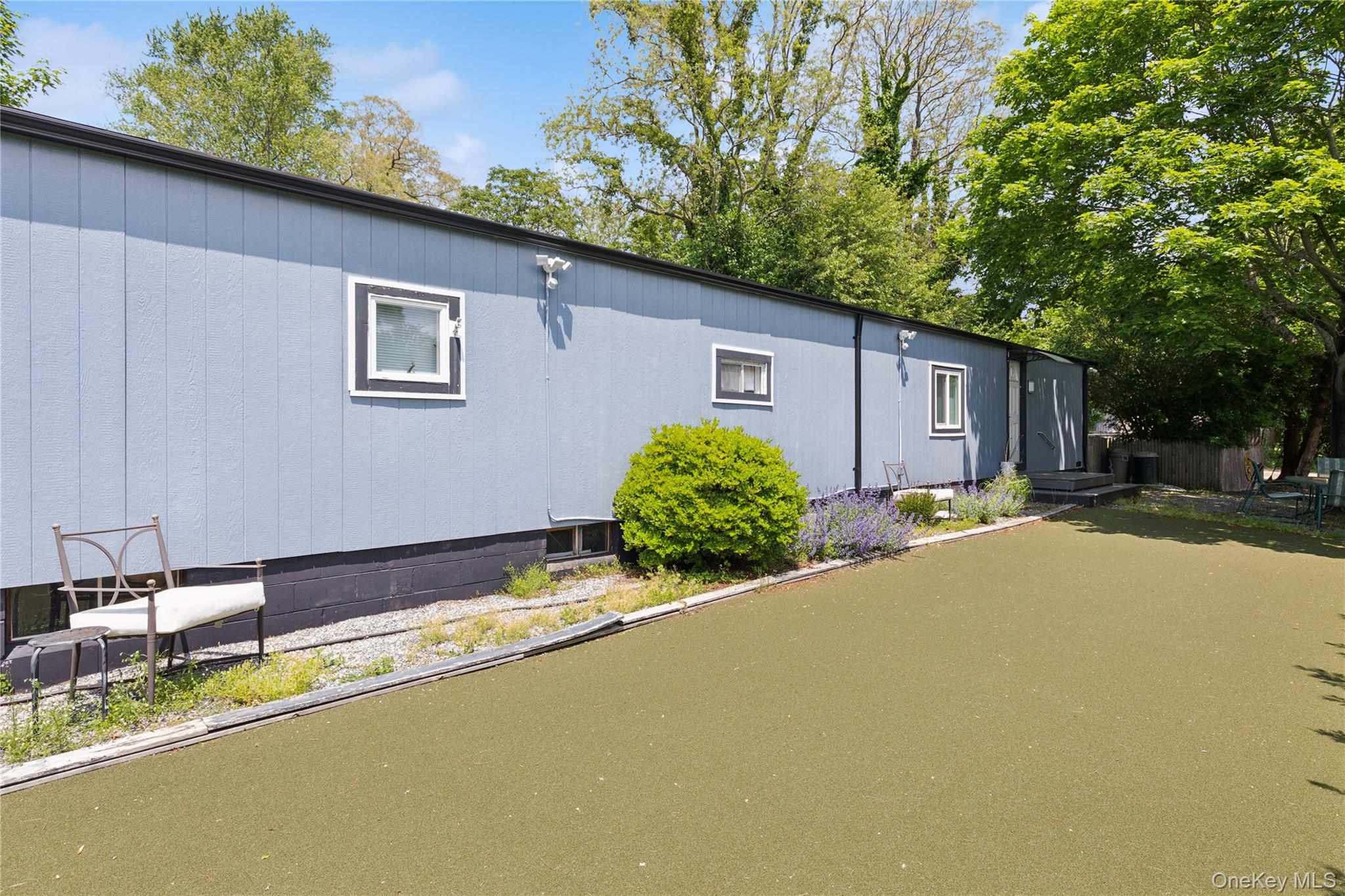 8 North Railroad Avenue, Jamesport, NY 11901-6016