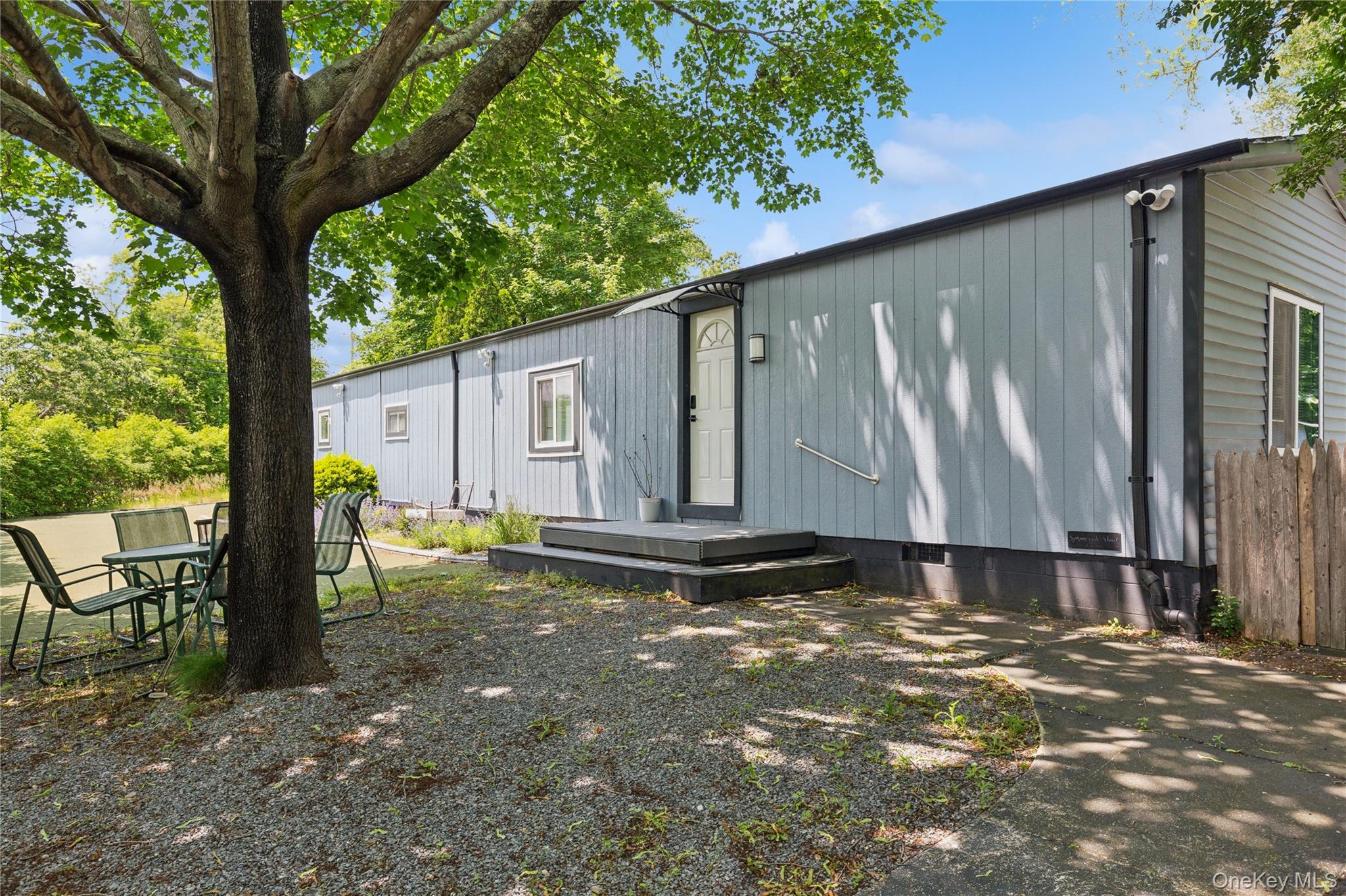 8 North Railroad Avenue, Jamesport, NY 11901-6016