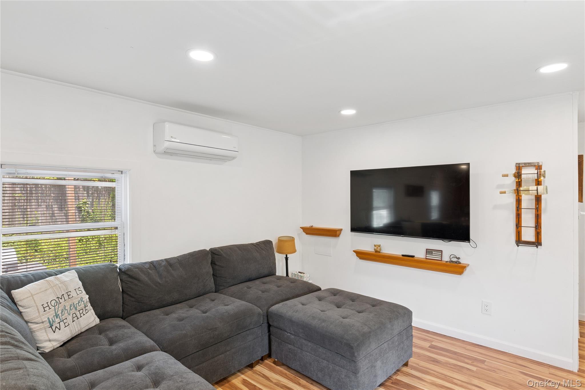 8 North Railroad Avenue, Jamesport, NY 11901-6016