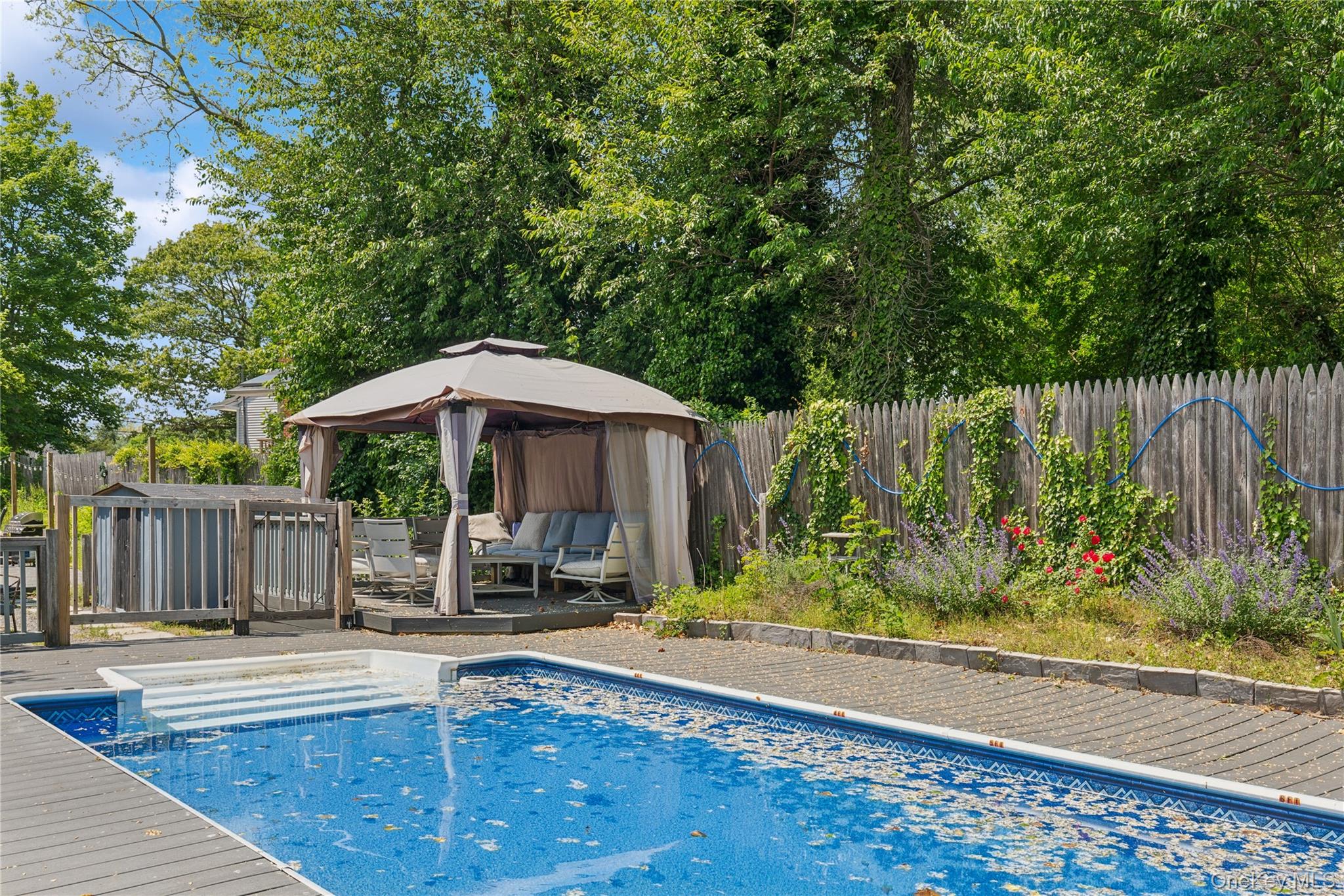 8 North Railroad Avenue, Jamesport, NY 11901-6016