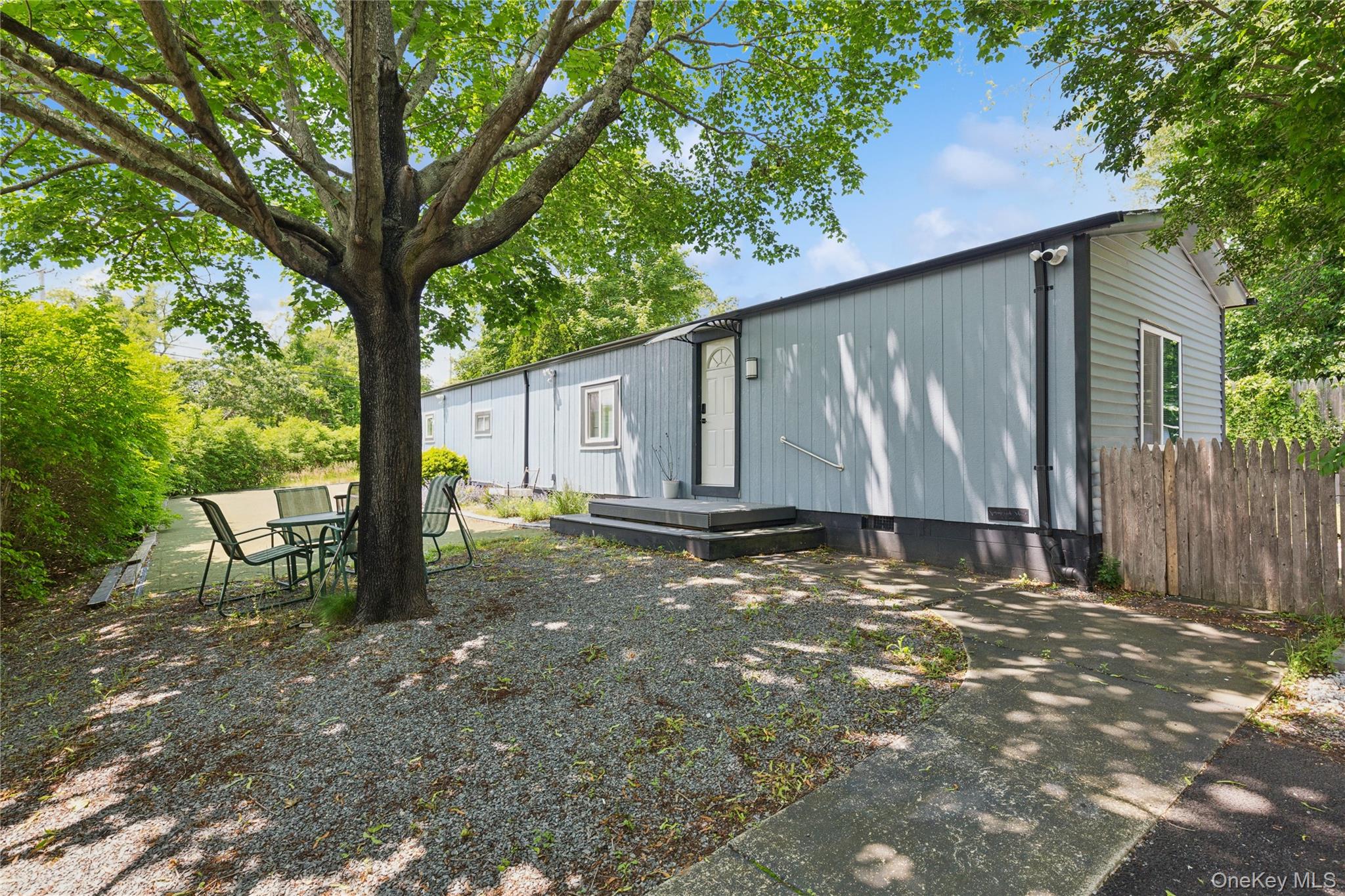 8 North Railroad Avenue, Jamesport, NY 11901-6016