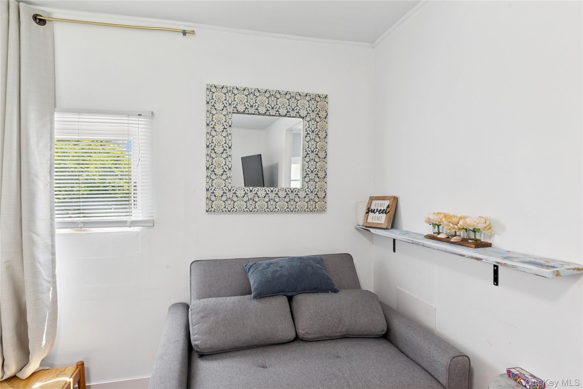 8 North Railroad Avenue, Jamesport, NY 11901-6016