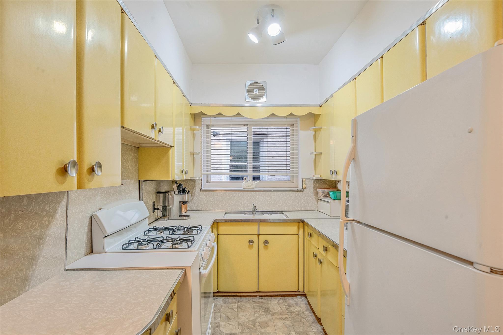 1932 W 13th Street, Brooklyn, NY 11223