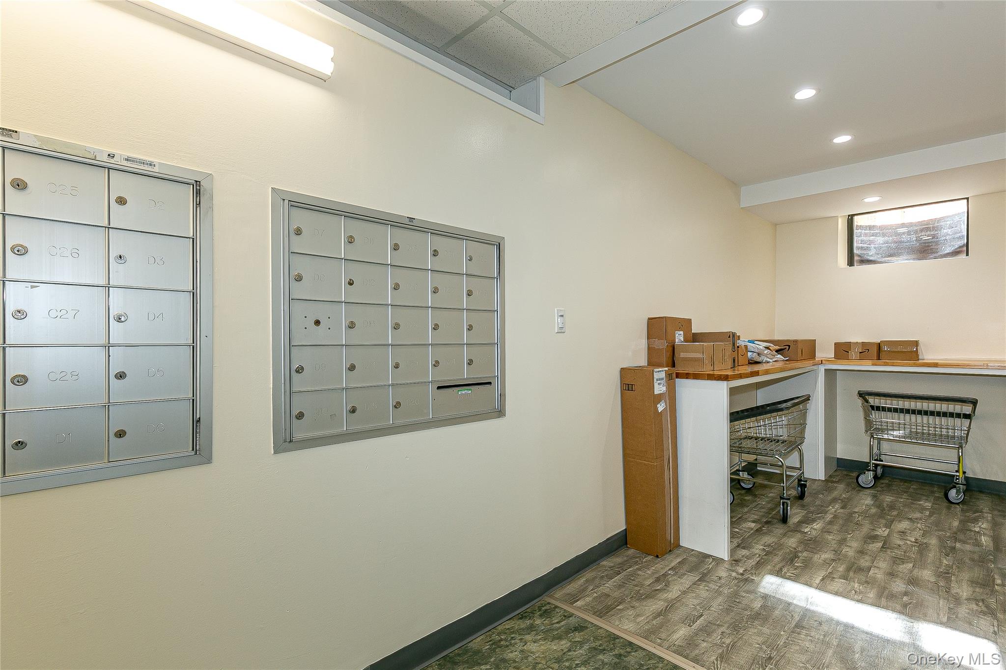 15 Canterbury Road # C10, Great Neck, NY 11021