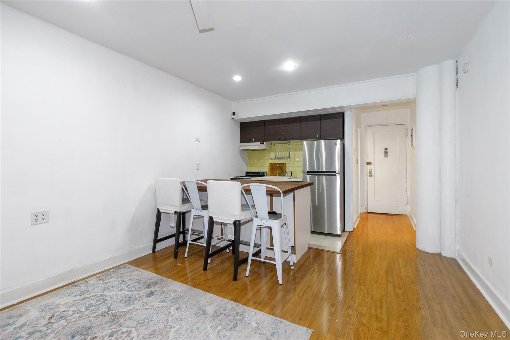 15 Canterbury Road # C10, Great Neck, NY 11021