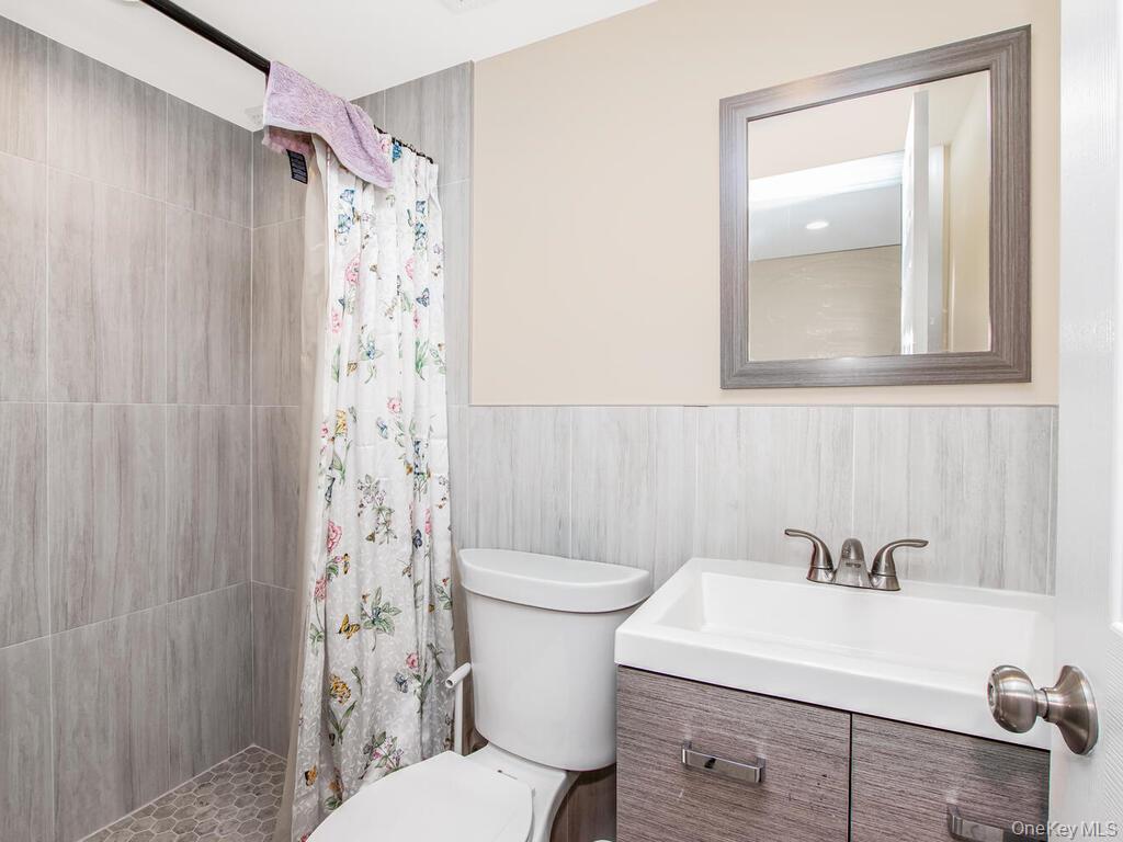 1283 E 223rd Street, Bronx, NY 10466