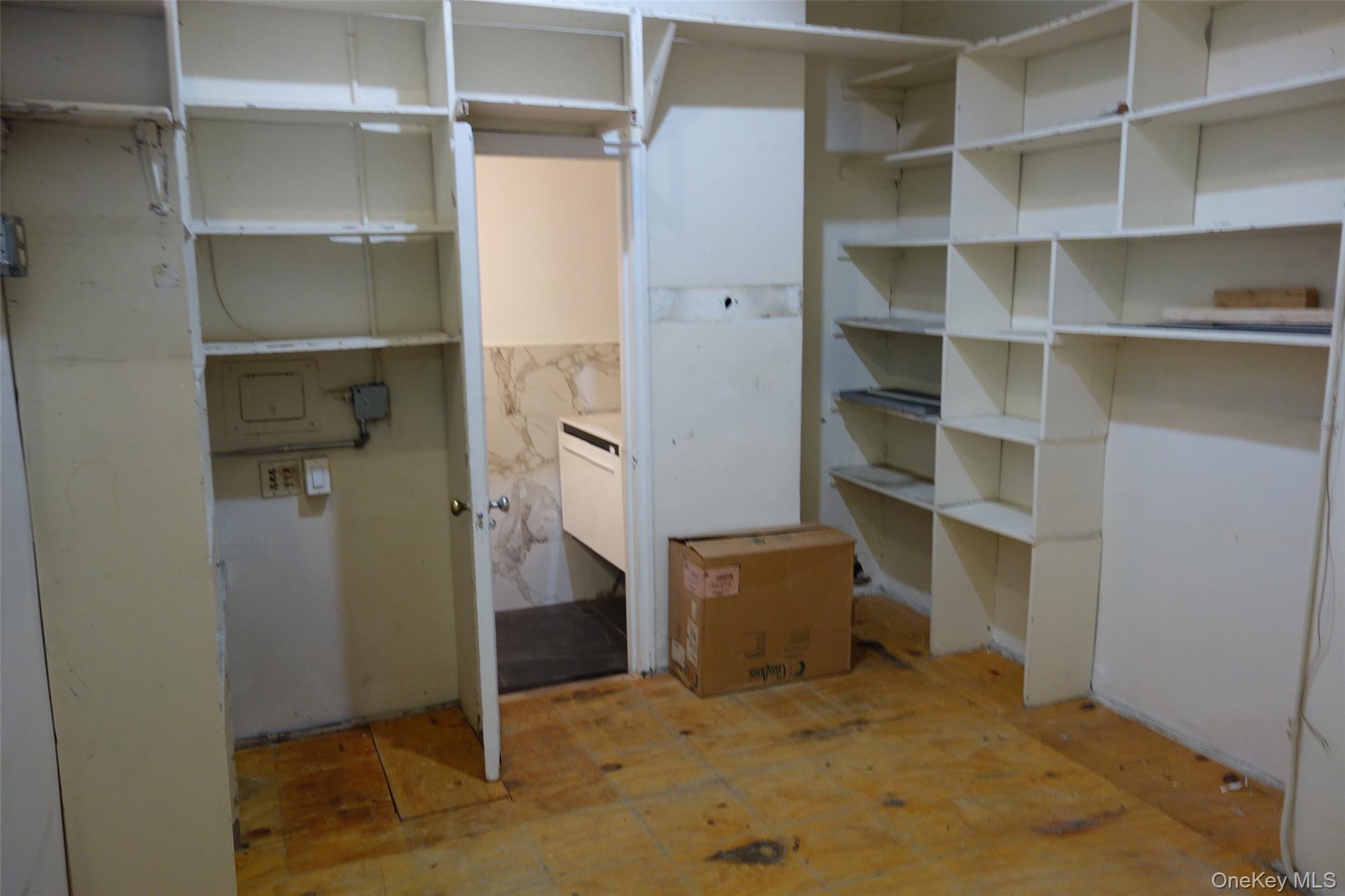 9250 Queens Boulevard # Str6, Rego Park, NY 11374