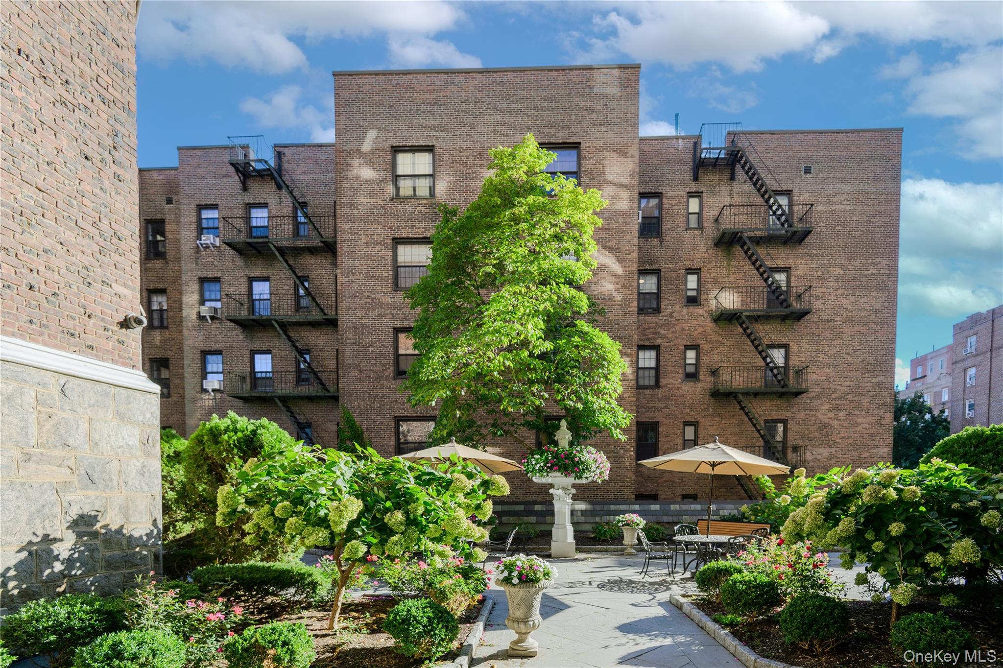 31 Pondfield Road W # 63, Bronxville, NY 10708