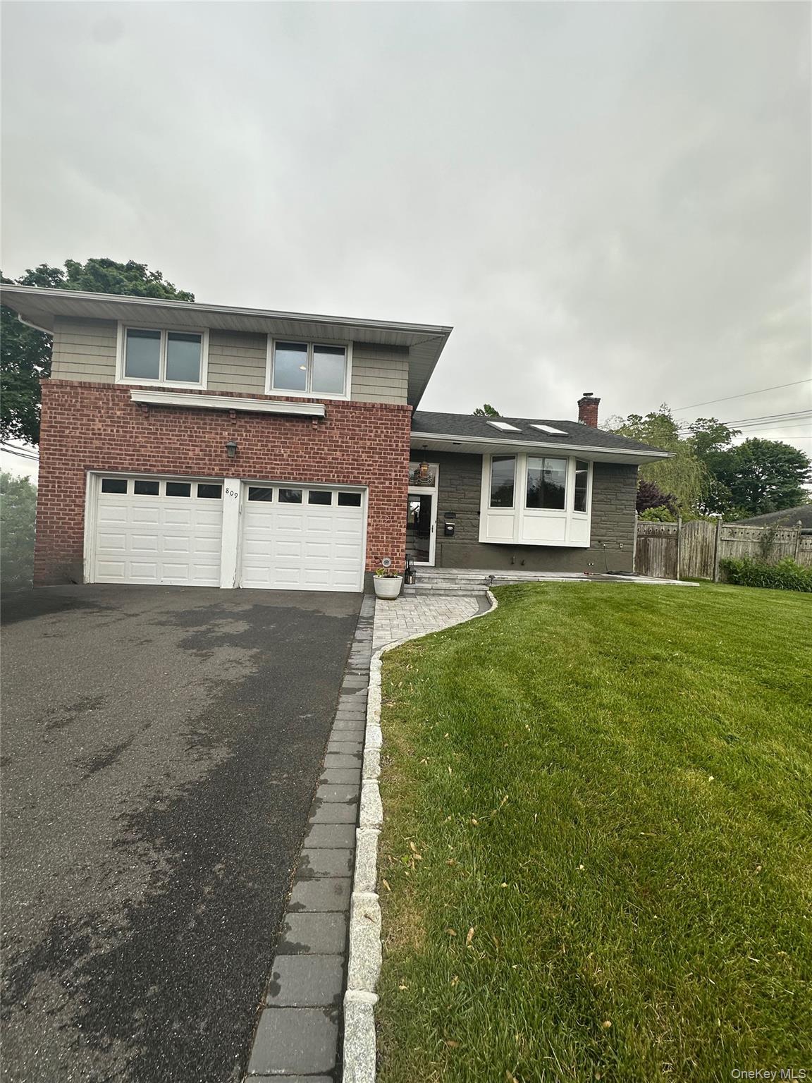 809 Hampshire Road, Bay Shore, NY 11706