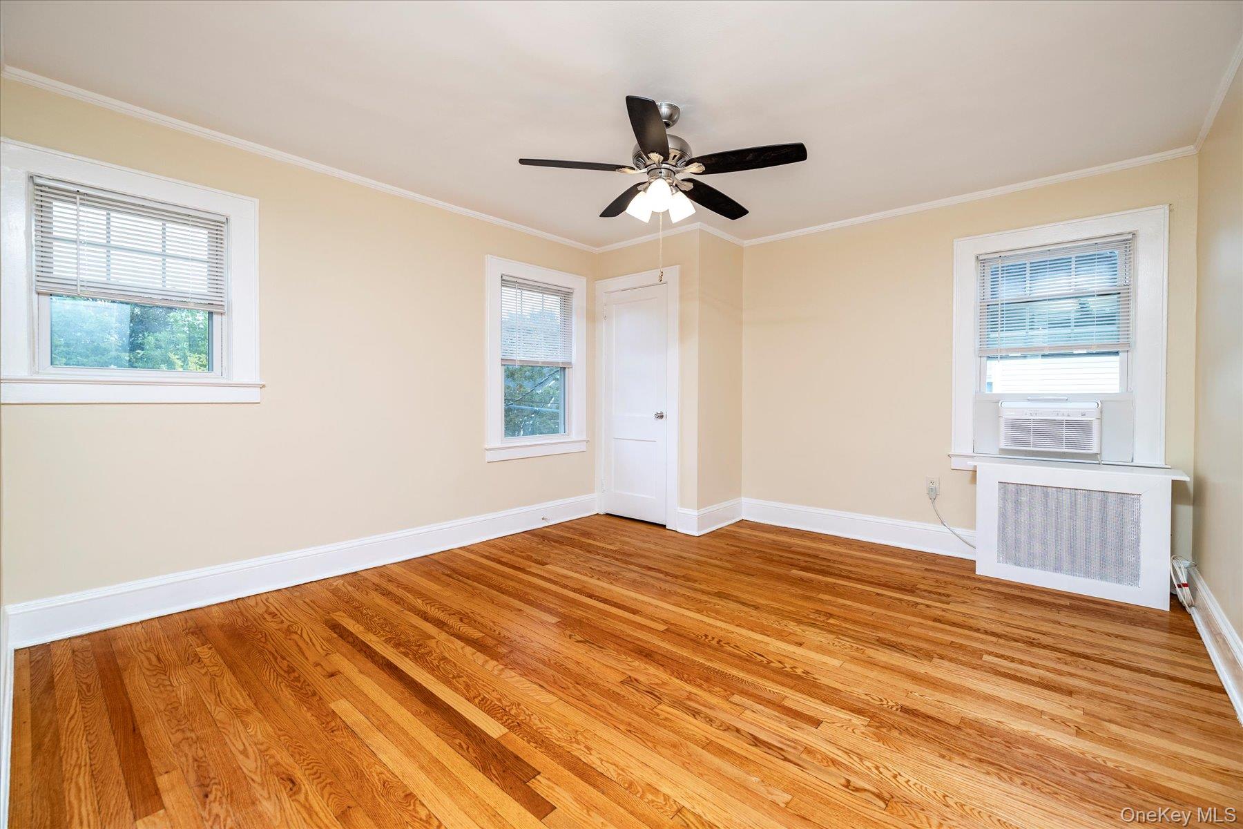 25 Aldred # 2, Rockville Centre, NY 11570