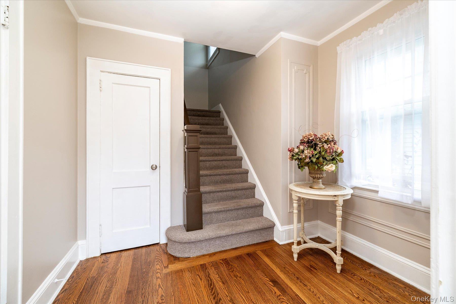 25 Aldred # 2, Rockville Centre, NY 11570