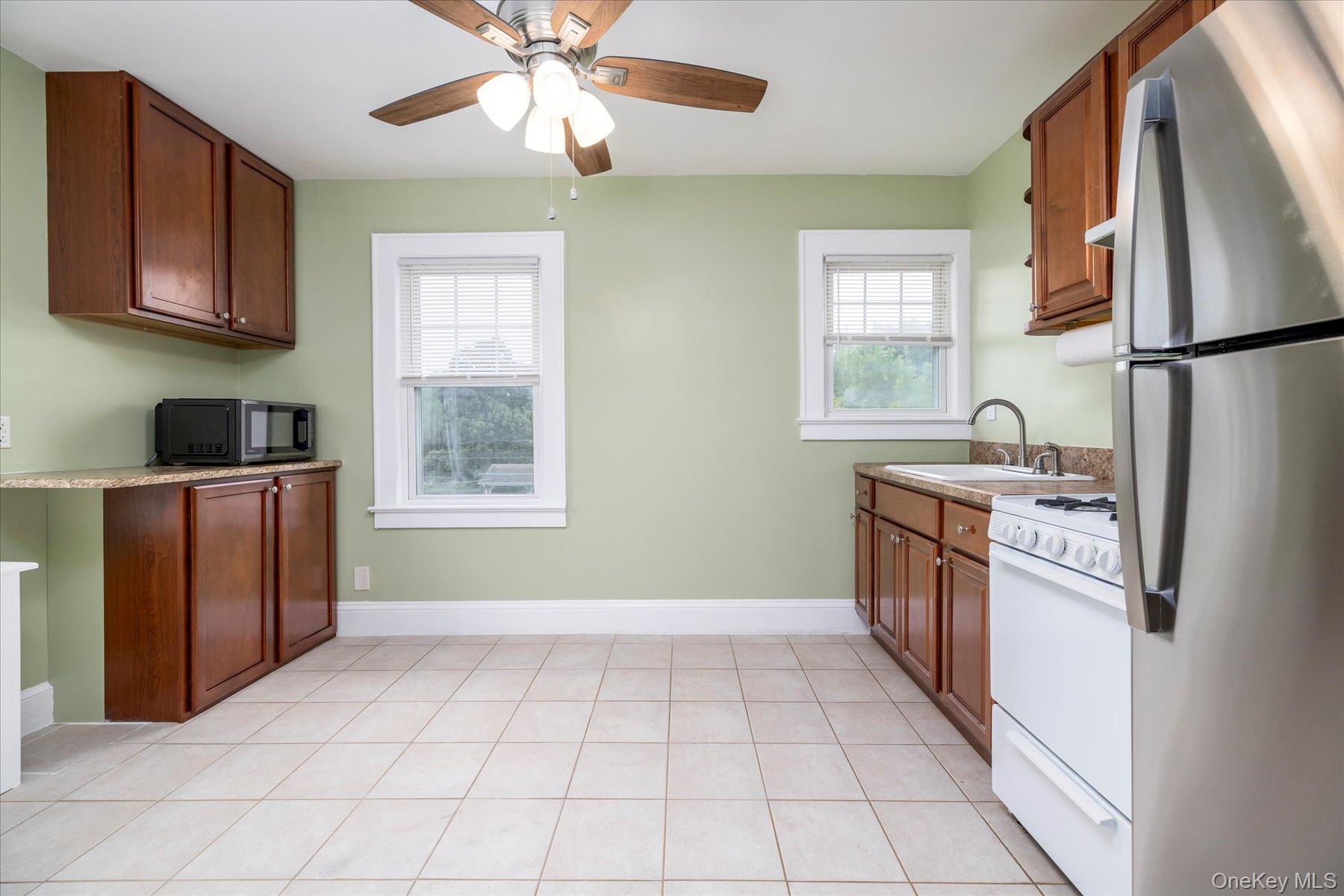 25 Aldred # 2, Rockville Centre, NY 11570