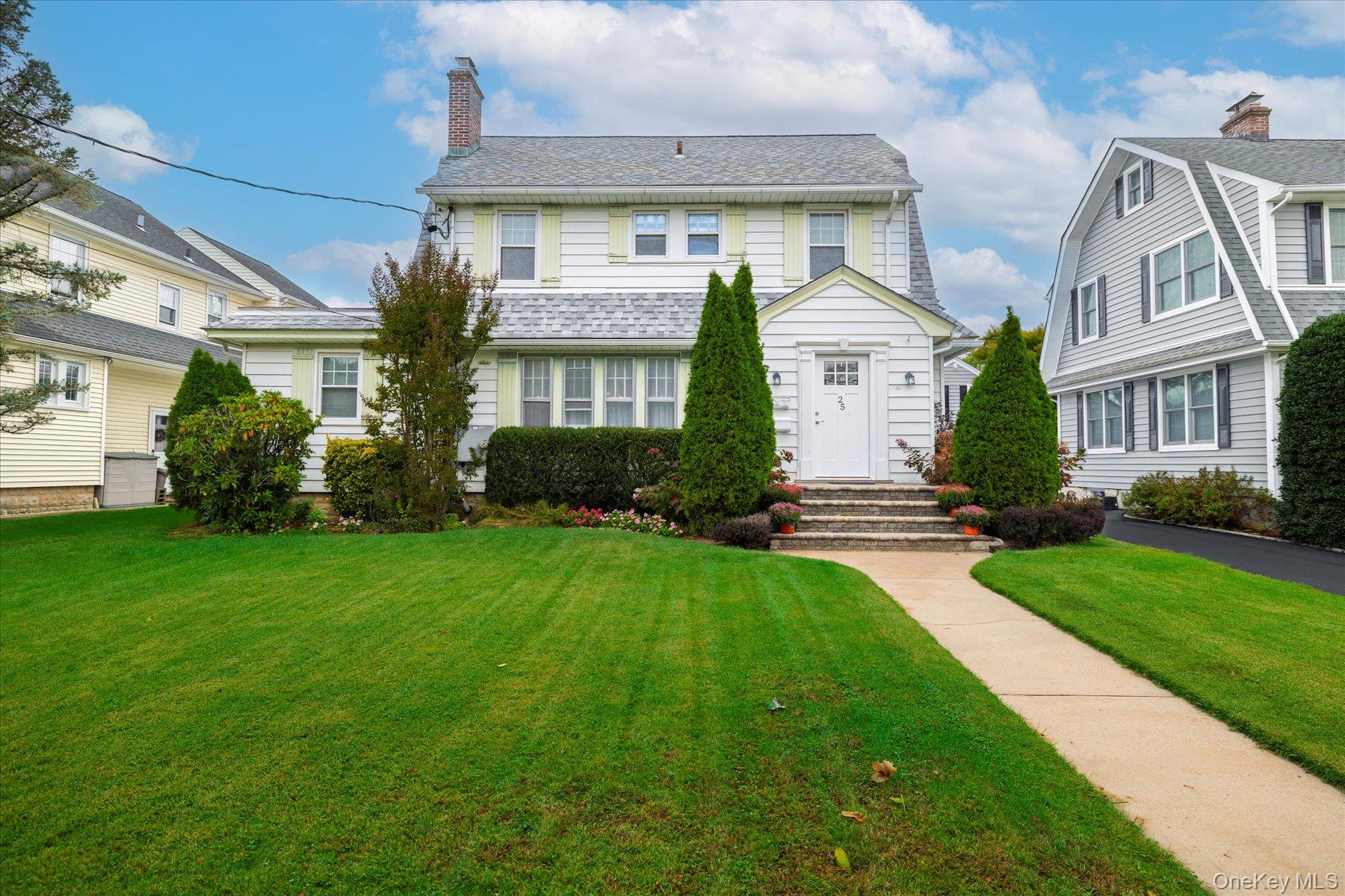 25 Aldred # 2, Rockville Centre, NY 11570