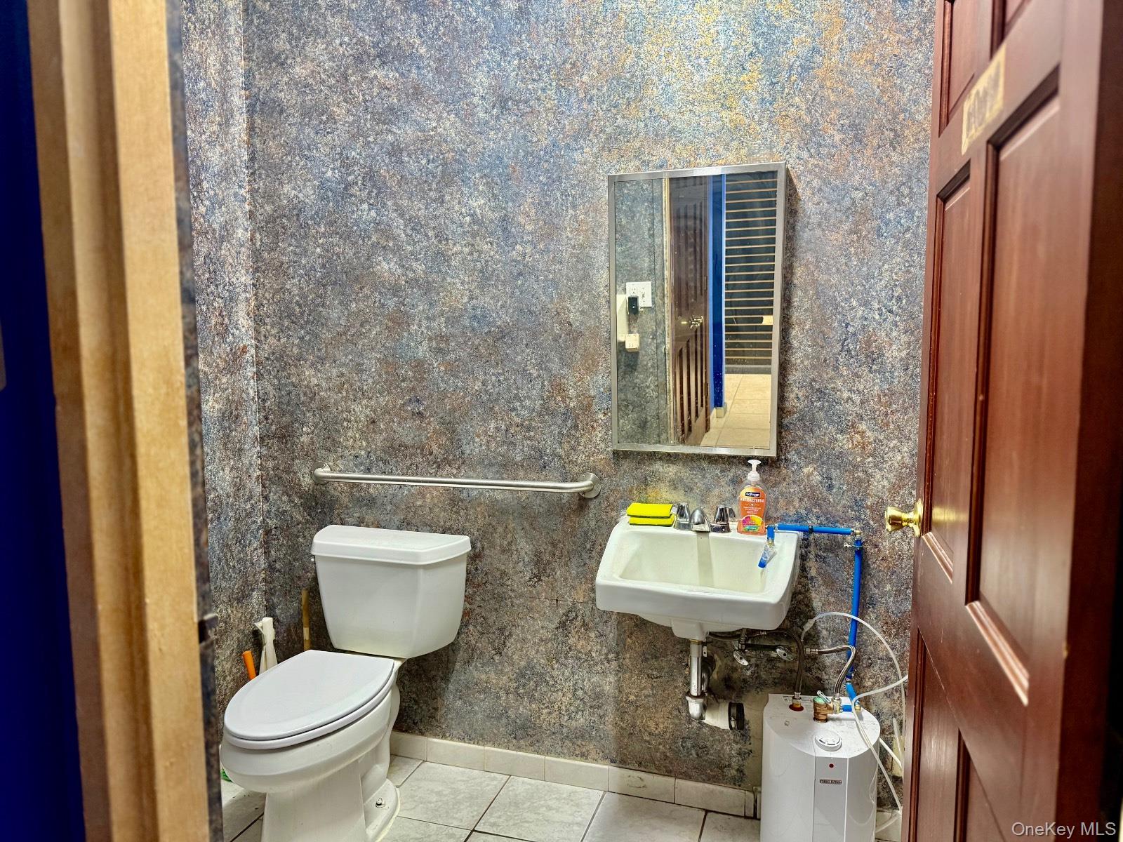 234 Jericho Turnpike # A, Mineola, NY 11501