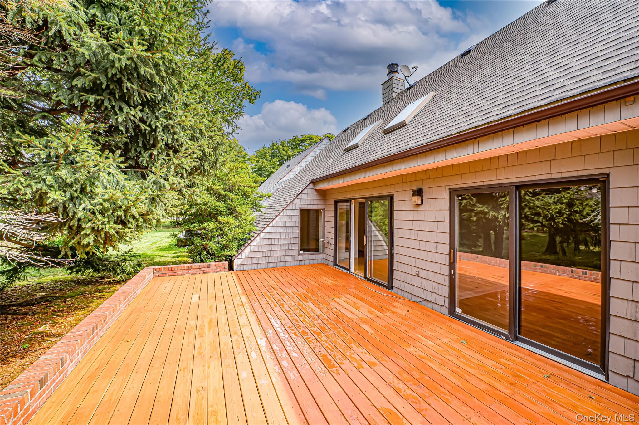 52 Admirals Drive E, Bay Shore, NY 11706