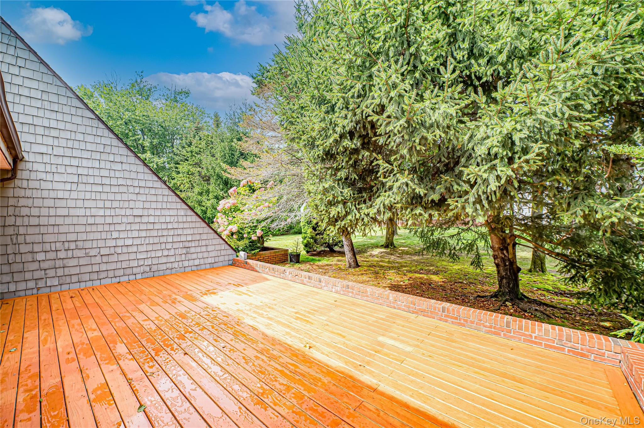 52 Admirals Drive E, Bay Shore, NY 11706