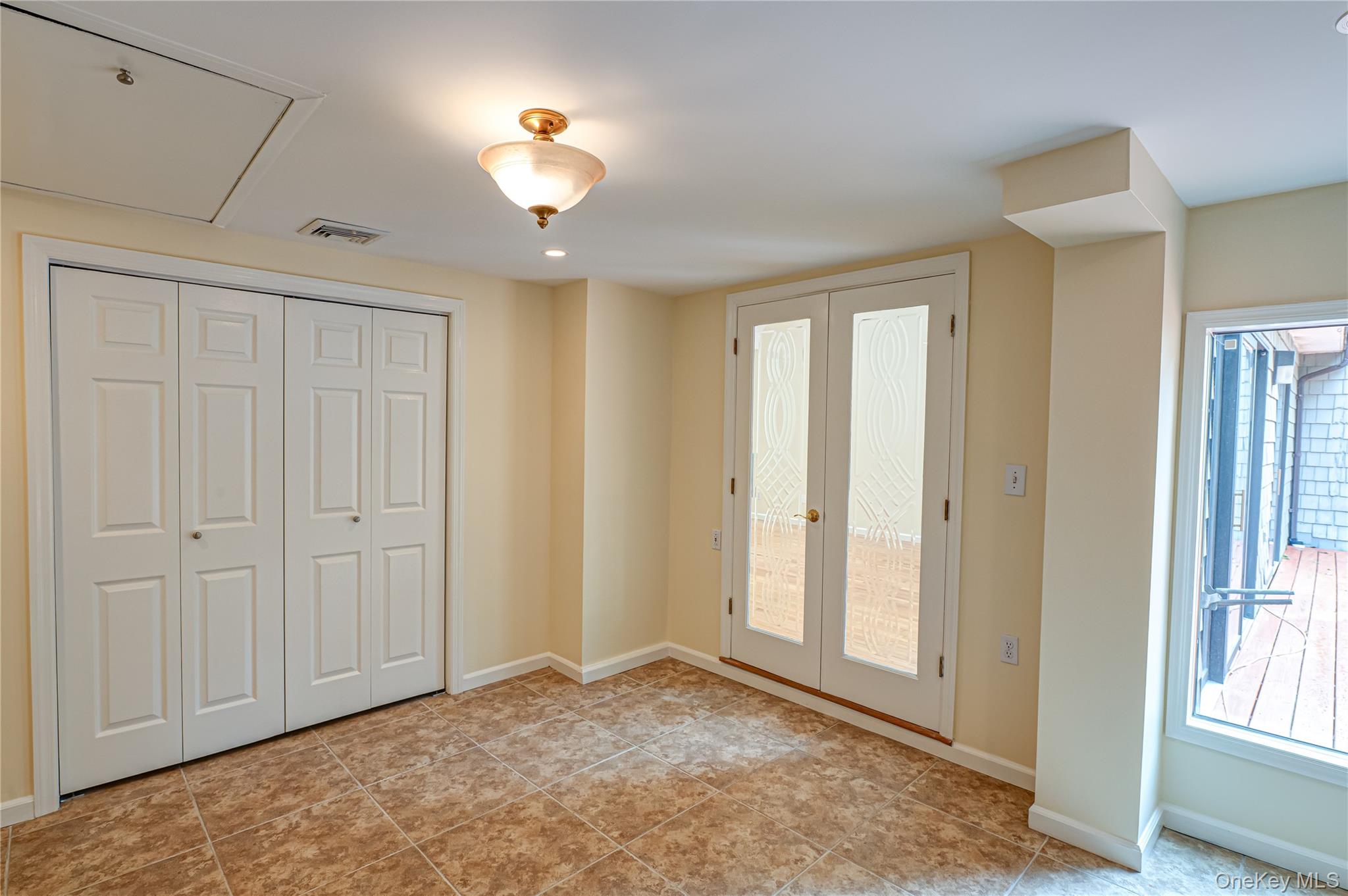 52 Admirals Drive E, Bay Shore, NY 11706