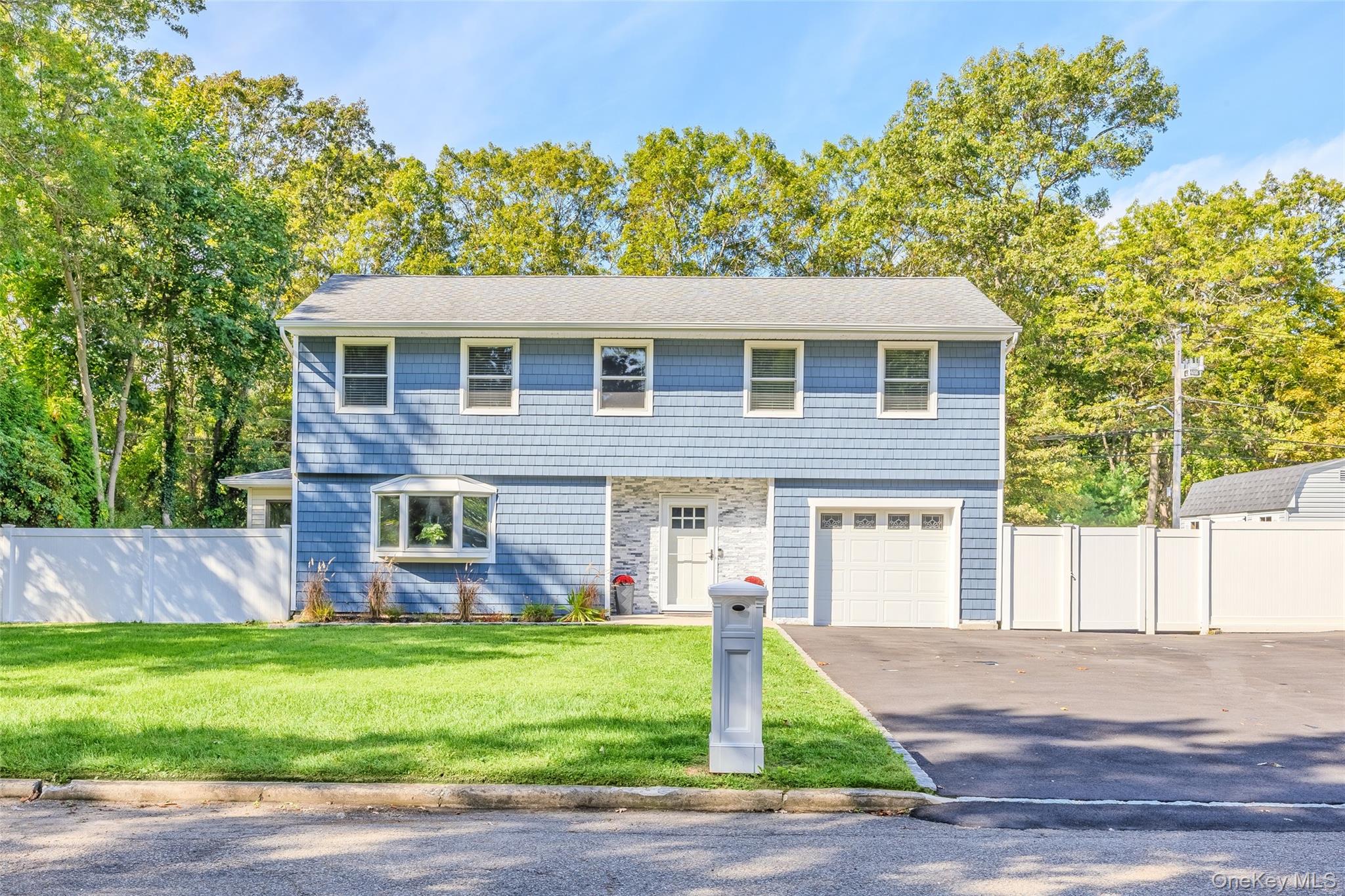 8 Andover Drive, Port Jefferson Station, NY 11776