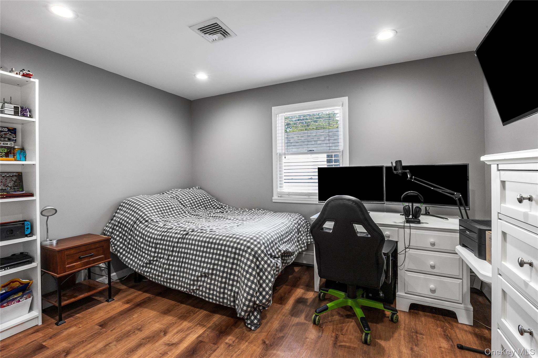 8 Andover Drive, Port Jefferson Station, NY 11776