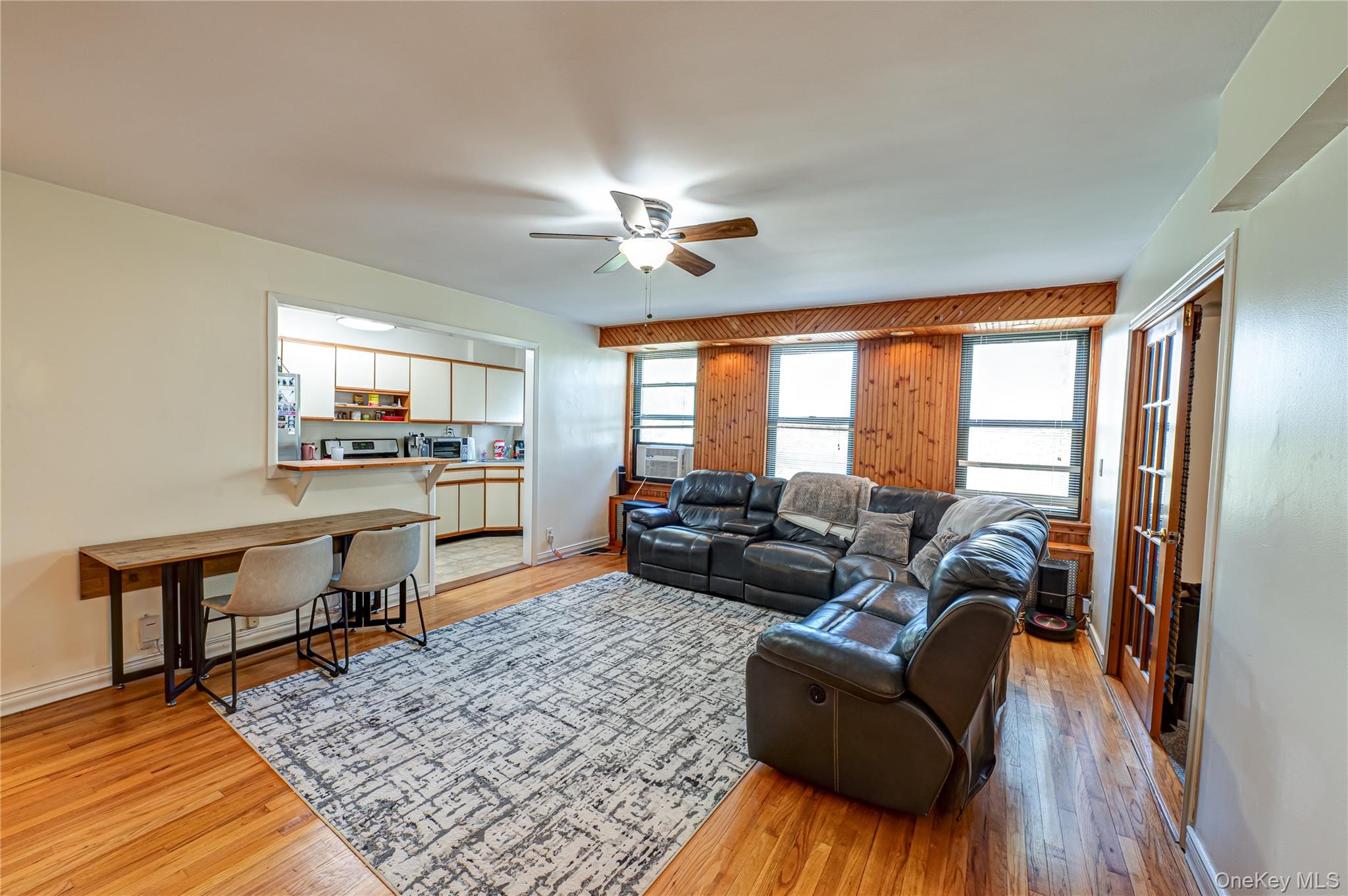 1 Jefferson Avenue # J10, Rockville Centre, NY 11570