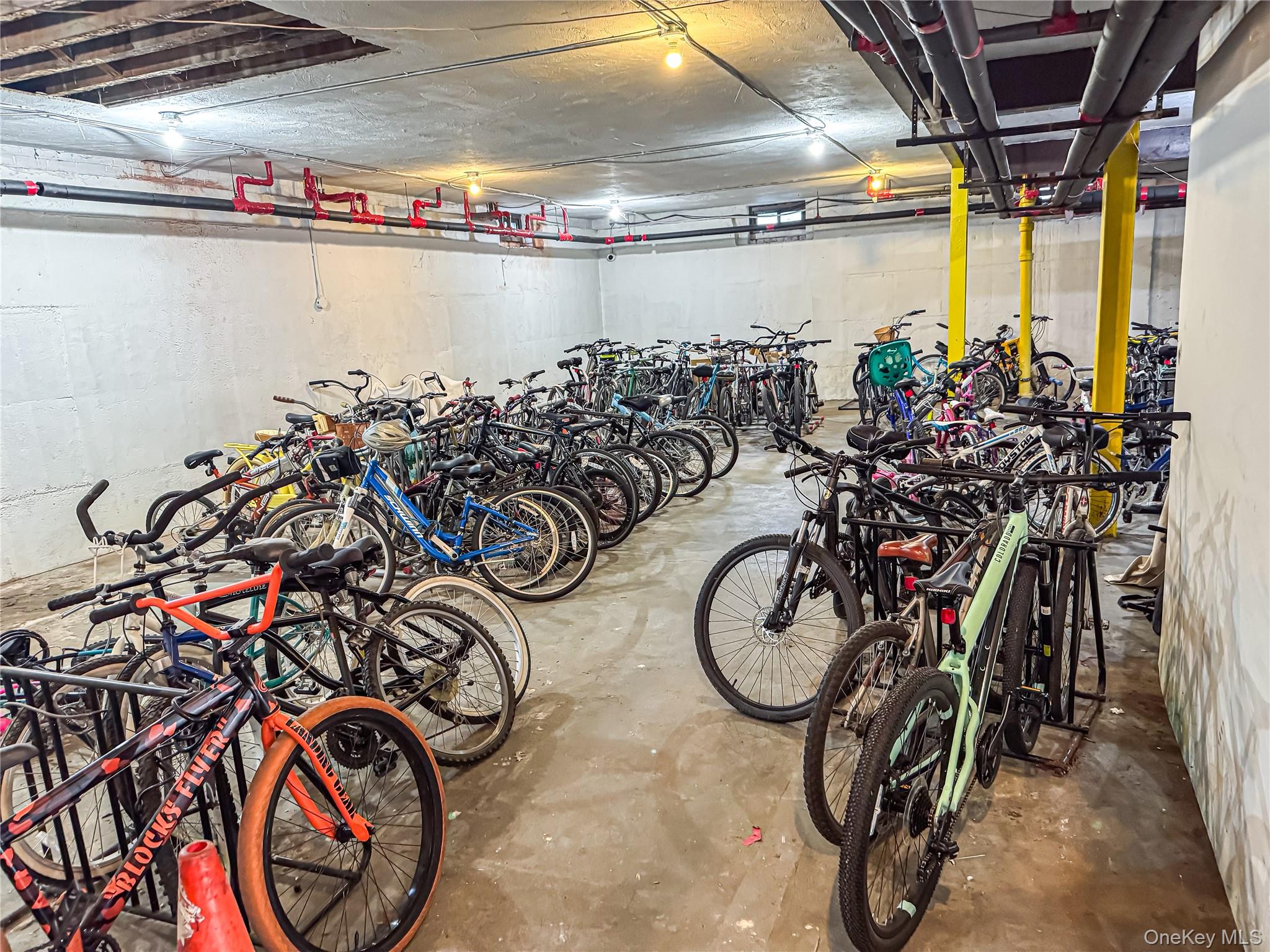 1 Jefferson Avenue # J10, Rockville Centre, NY 11570