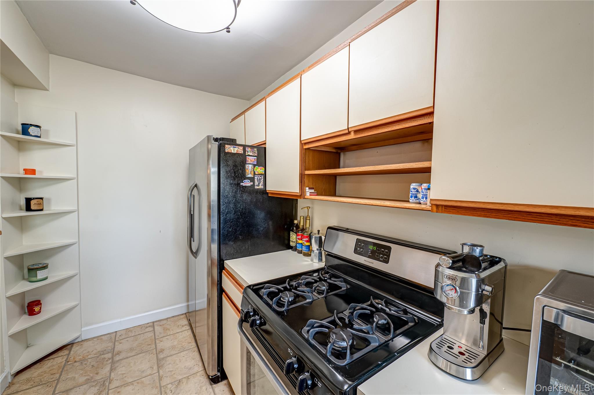 1 Jefferson Avenue # J10, Rockville Centre, NY 11570