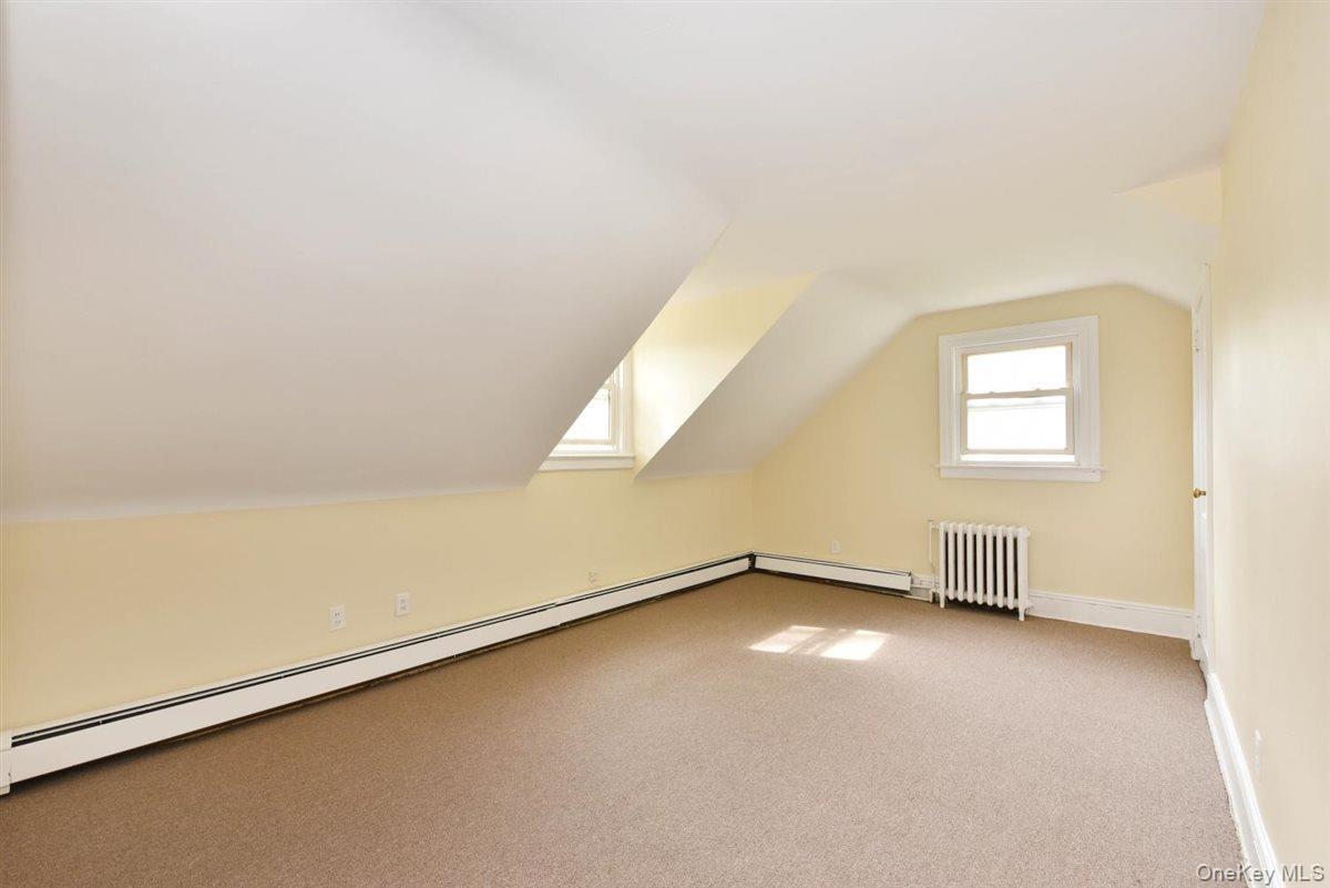 106 Grandview Avenue, Great Neck, NY 11020