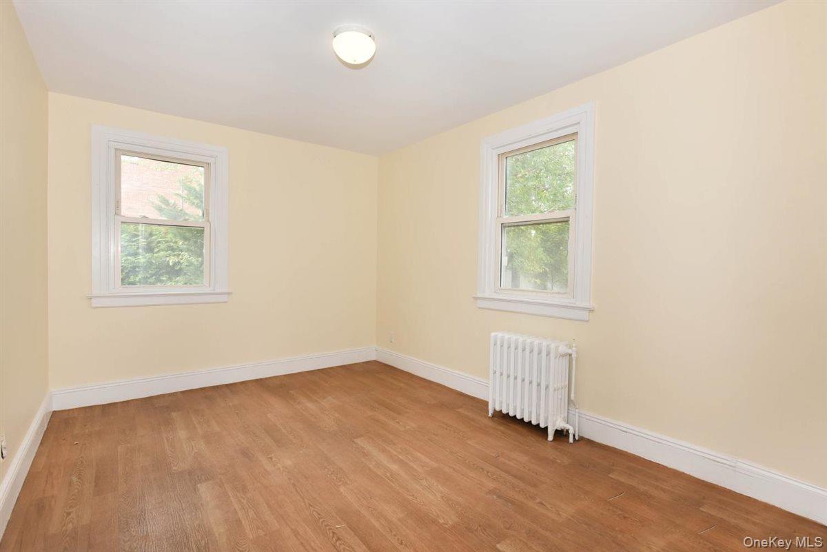 106 Grandview Avenue, Great Neck, NY 11020