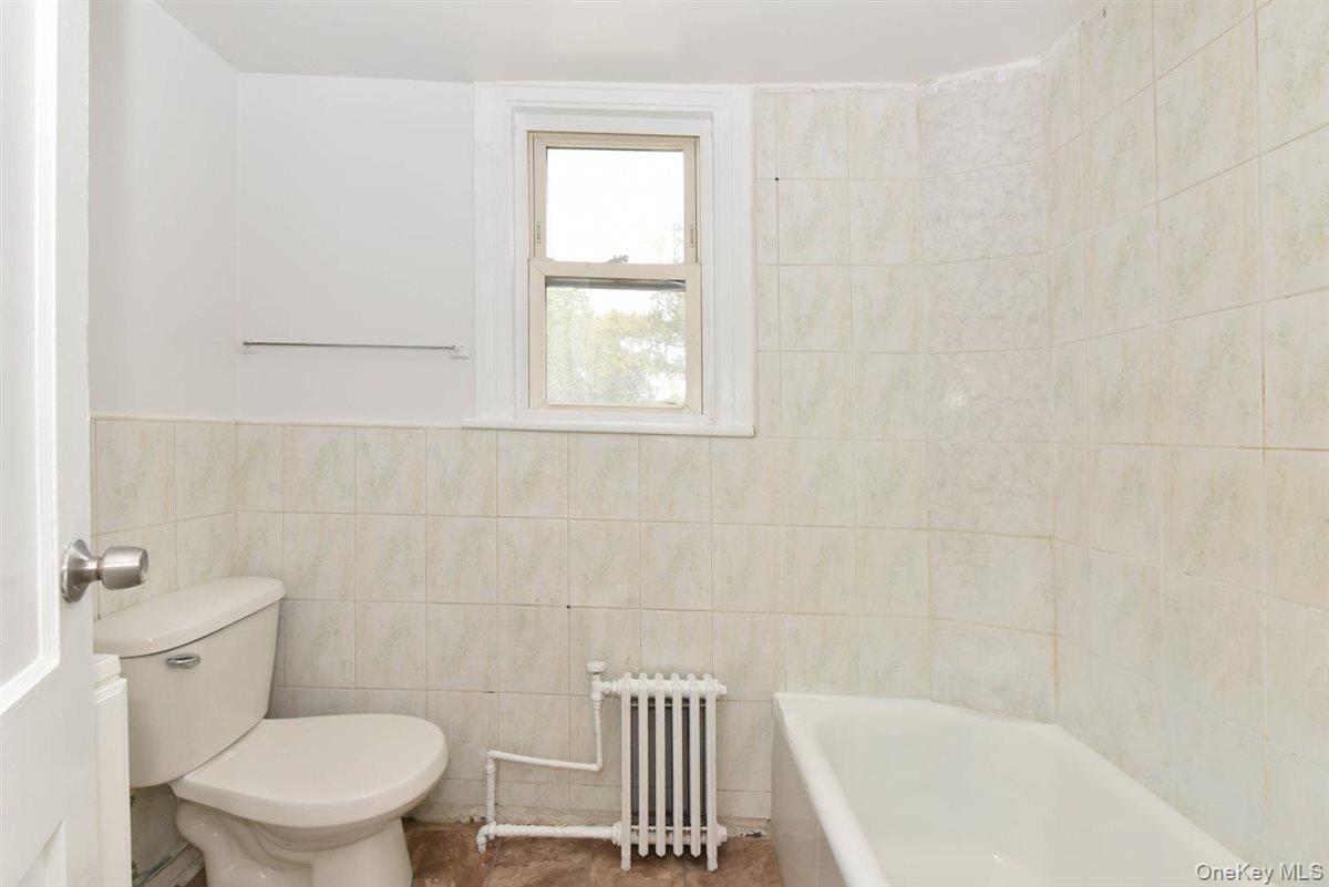 106 Grandview Avenue, Great Neck, NY 11020