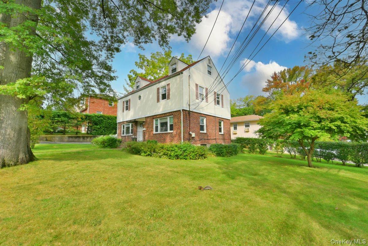 106 Grandview Avenue, Great Neck, NY 11020