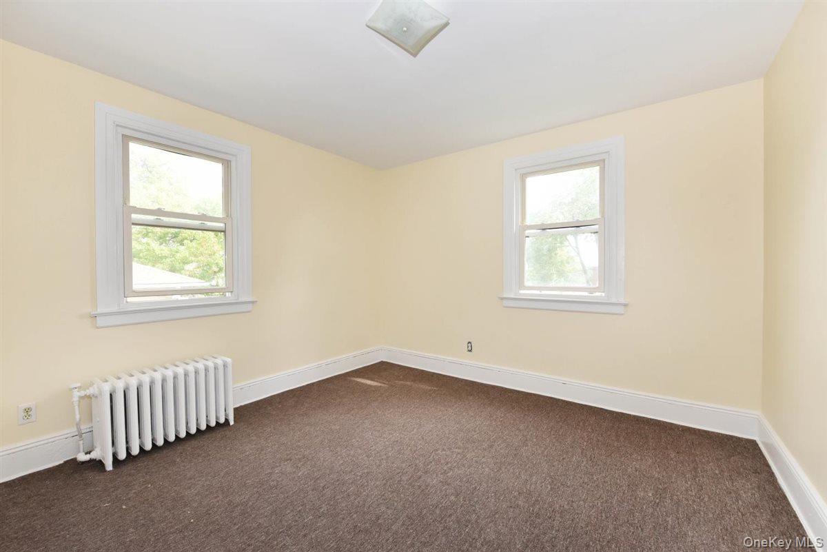 106 Grandview Avenue, Great Neck, NY 11020