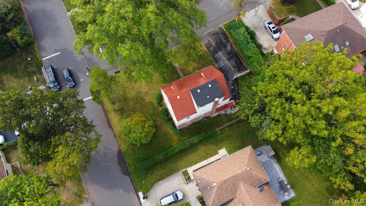 106 Grandview Avenue, Great Neck, NY 11020