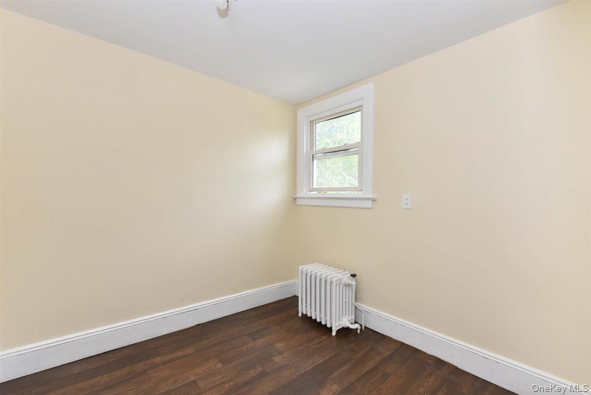 106 Grandview Avenue, Great Neck, NY 11020