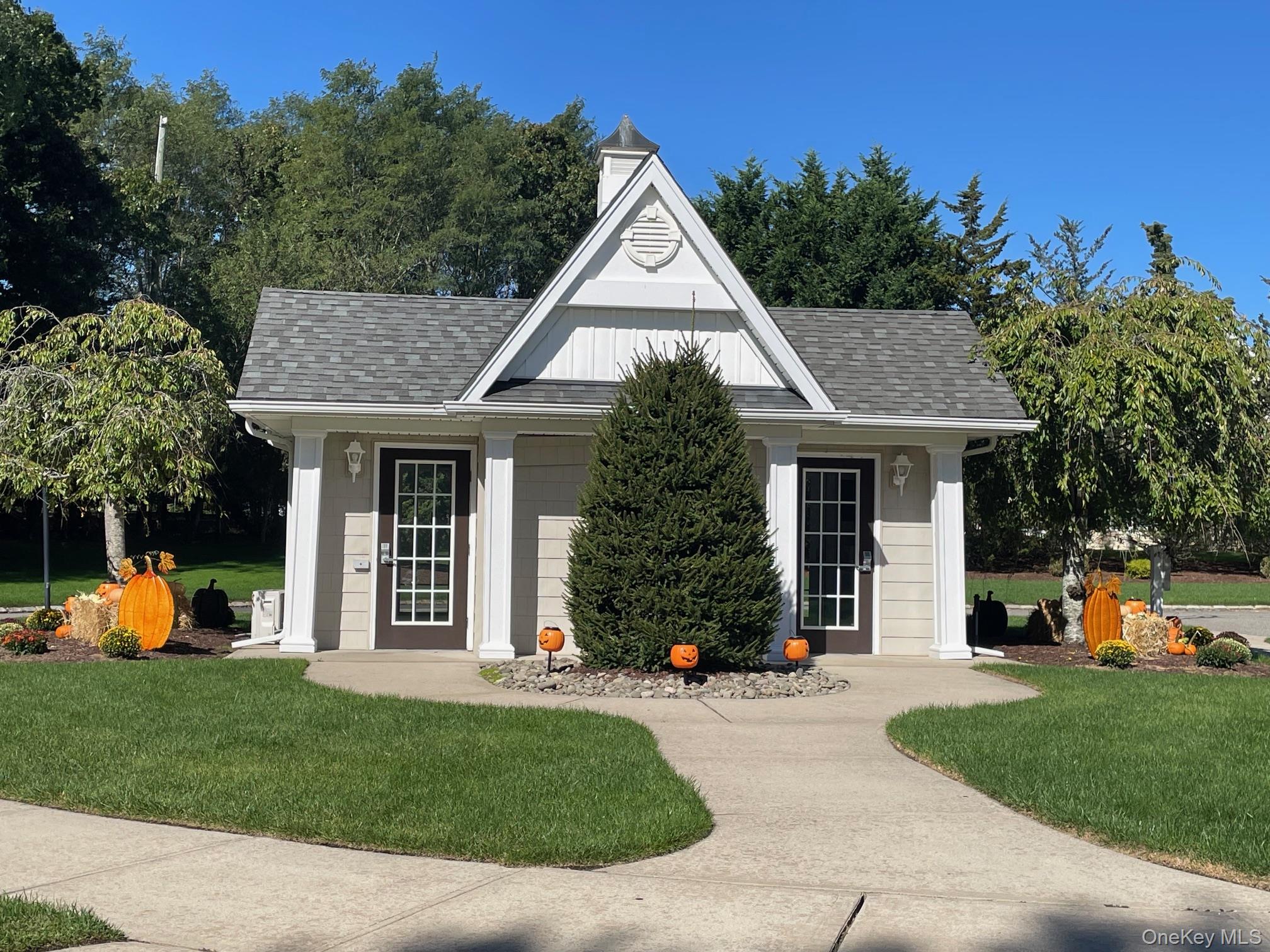 67 Stoneleigh Drive, Riverhead, NY 11901