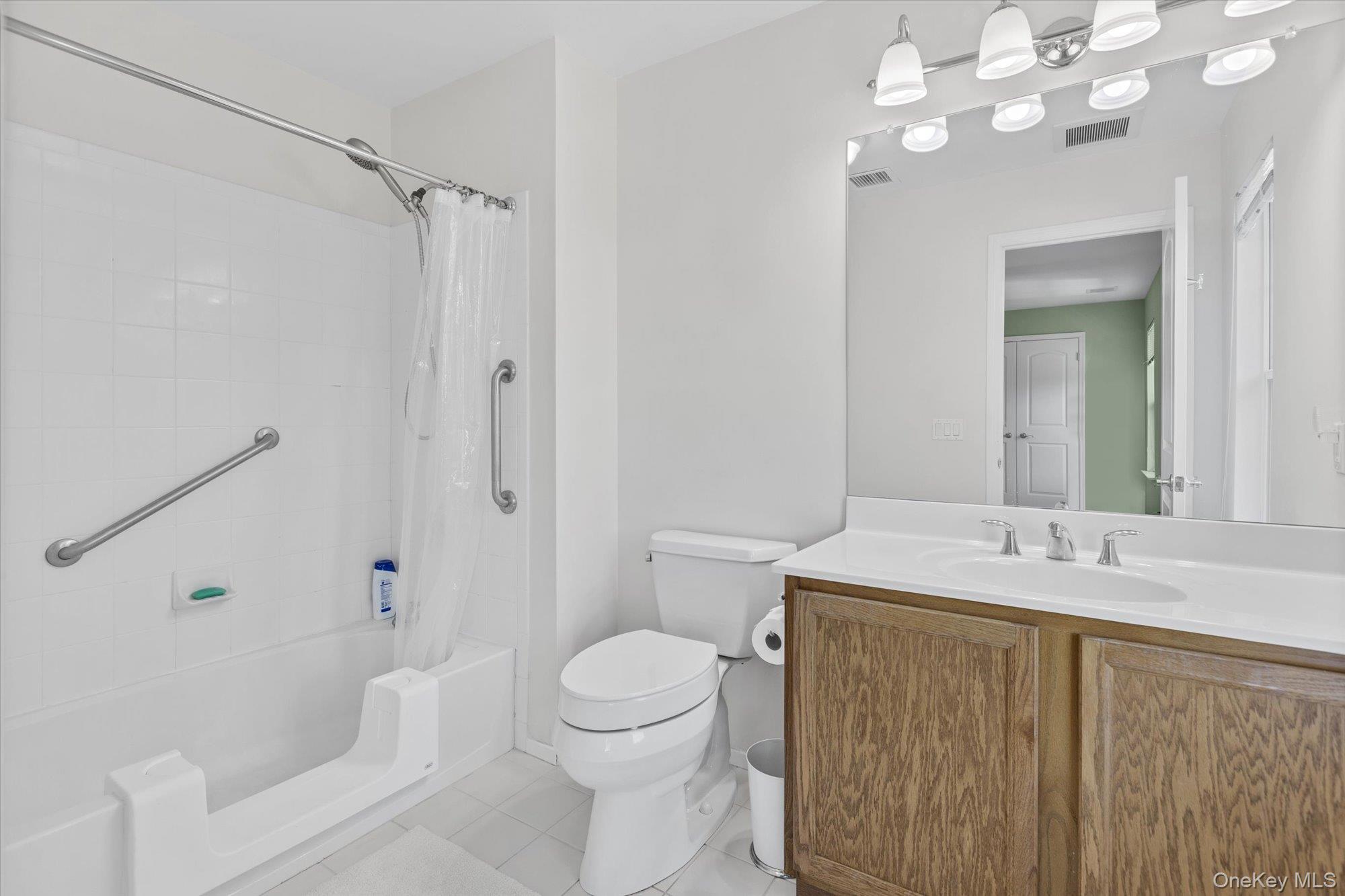 67 Stoneleigh Drive, Riverhead, NY 11901