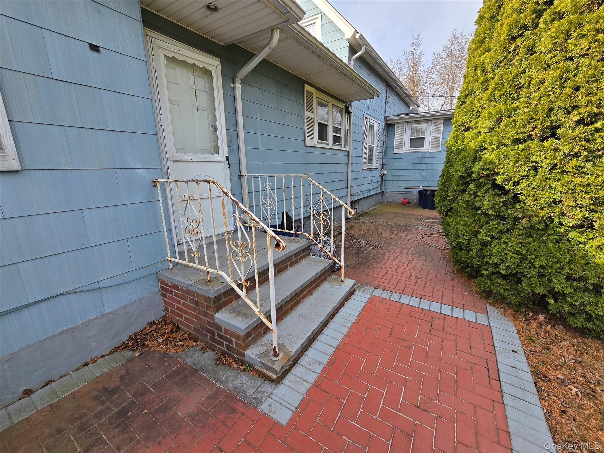 229 Rushmore Avenue, Carle Place, NY 11514