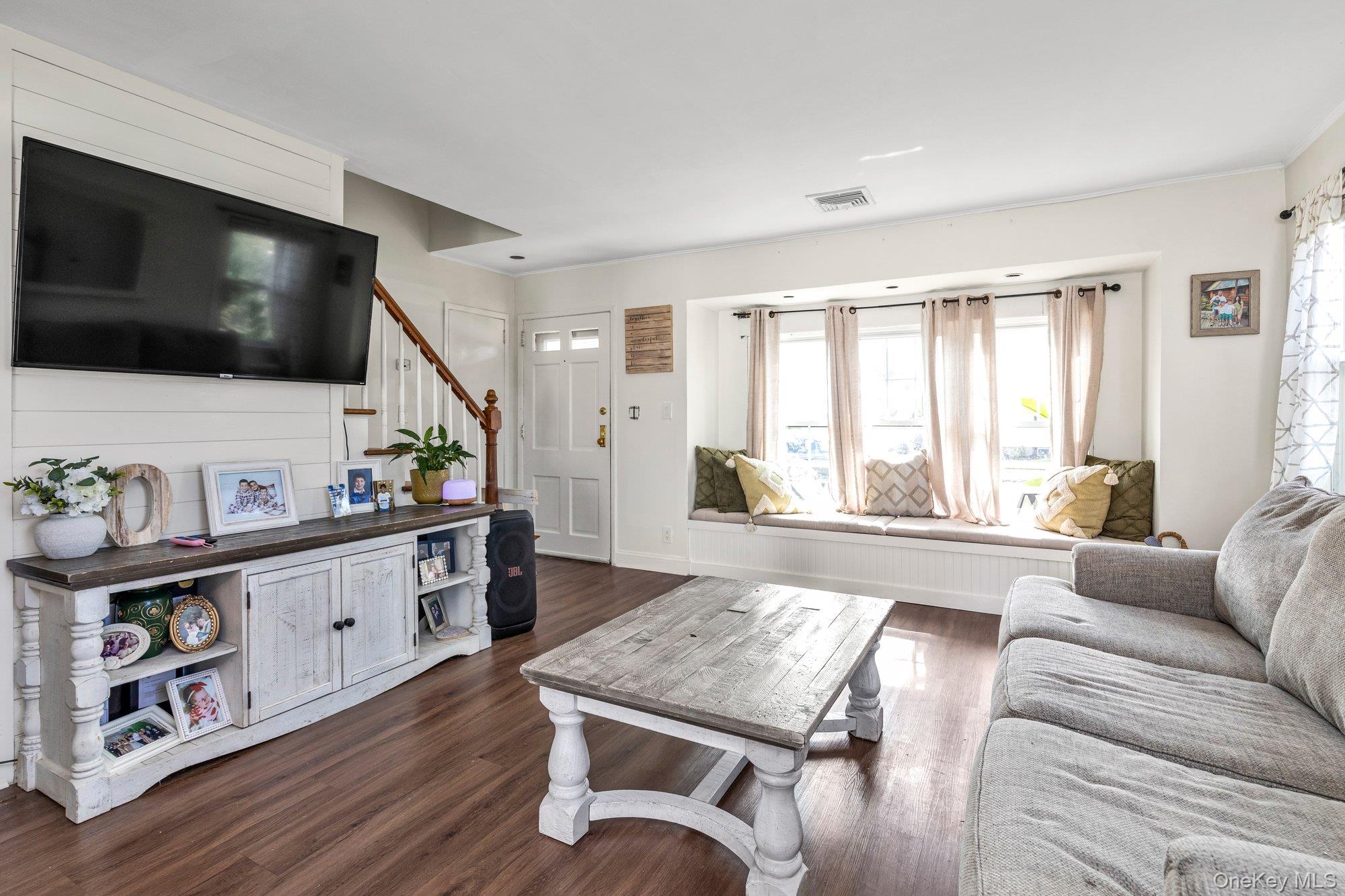 95 Wheeler Avenue, Valley Stream, NY 11580