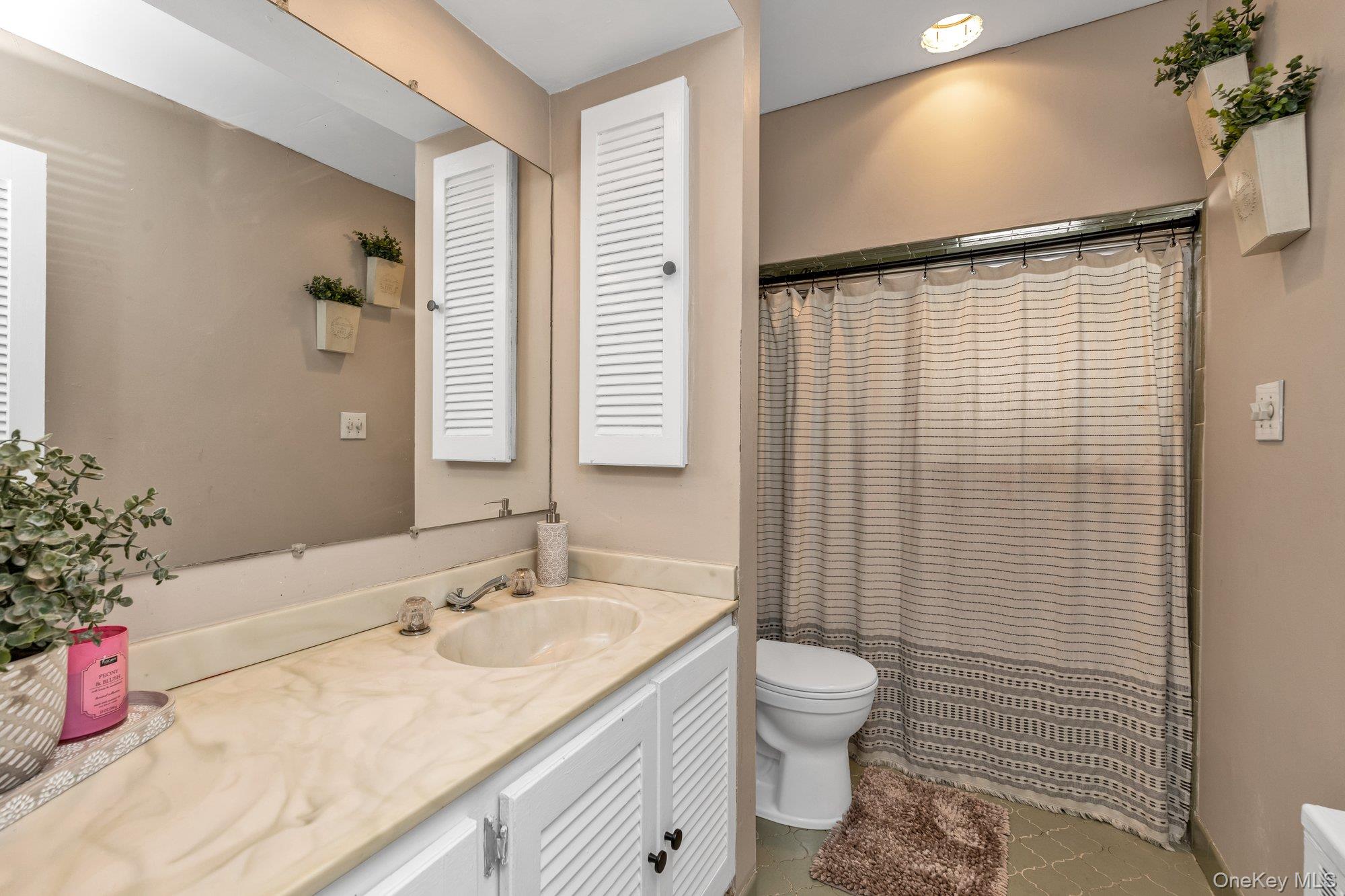 95 Wheeler Avenue, Valley Stream, NY 11580