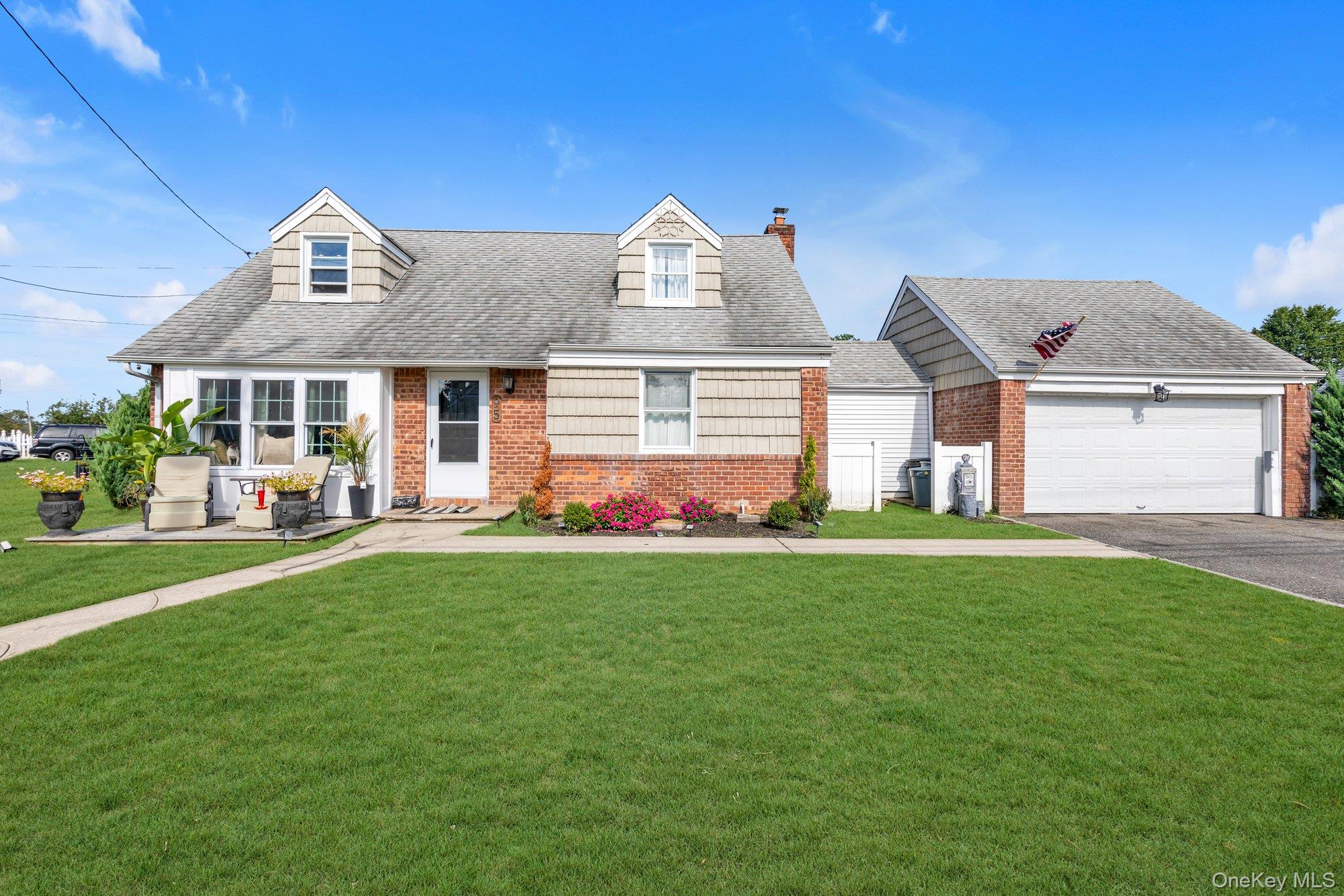 95 Wheeler Avenue, Valley Stream, NY 11580