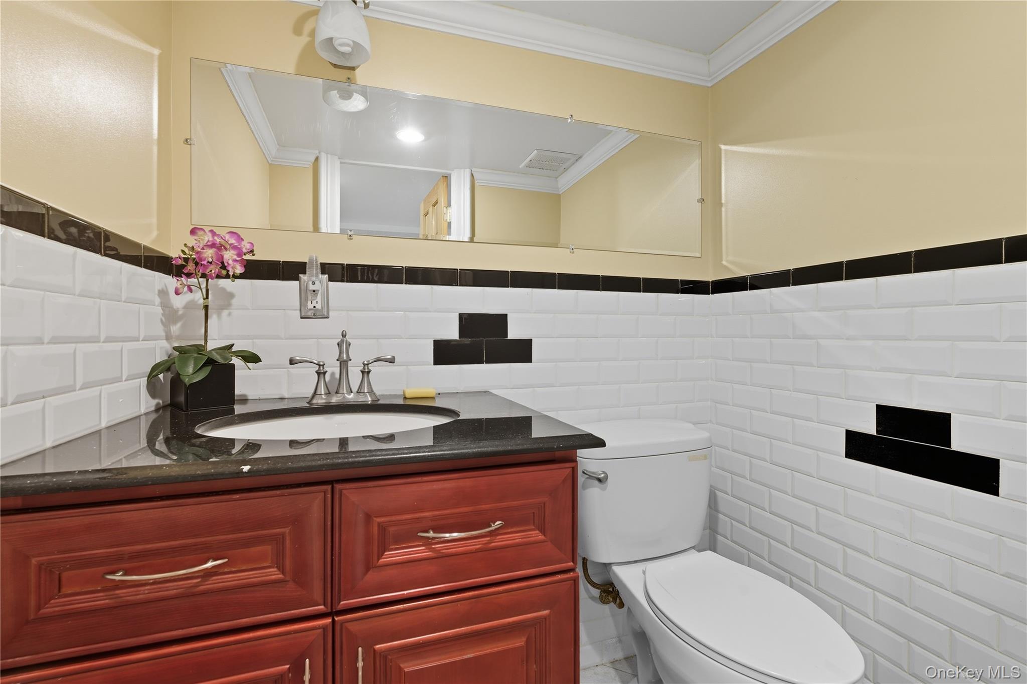 255-10 Iowa Road, Little Neck, NY 11362