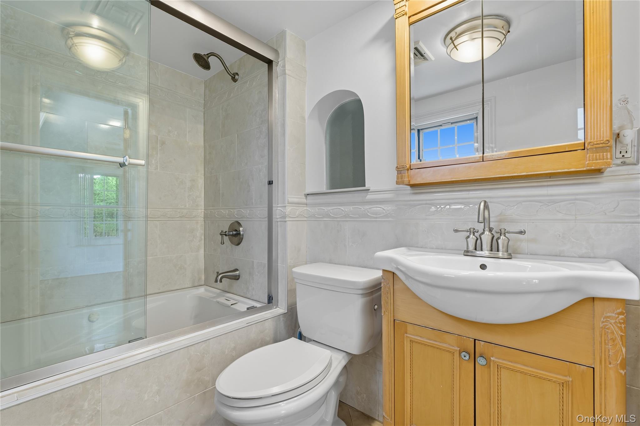 255-10 Iowa Road, Little Neck, NY 11362