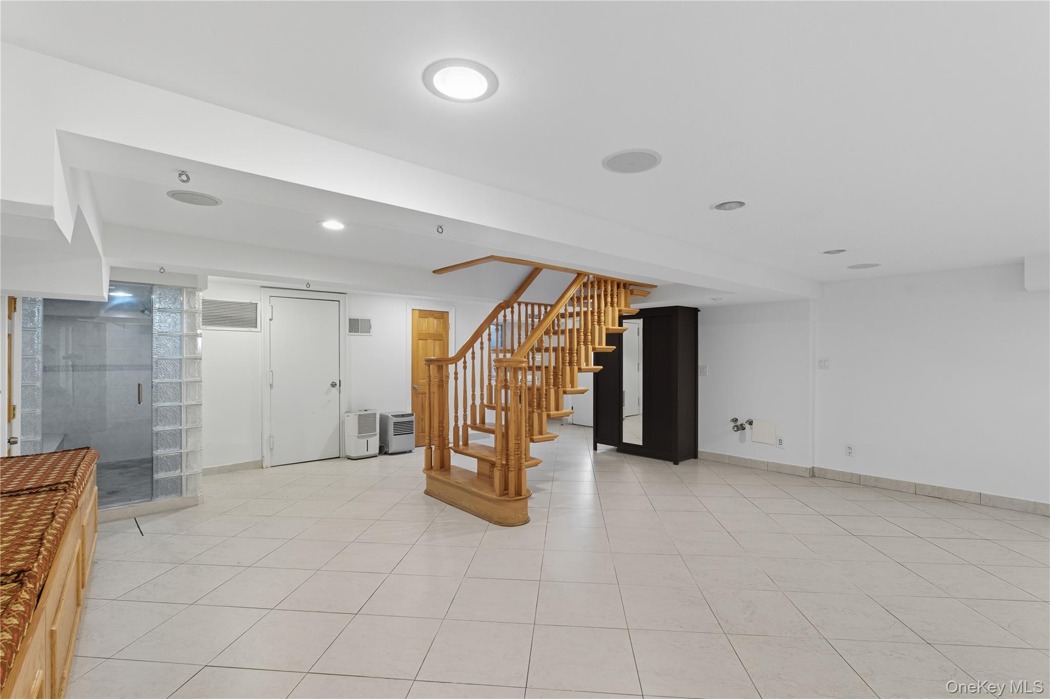 255-10 Iowa Road, Little Neck, NY 11362