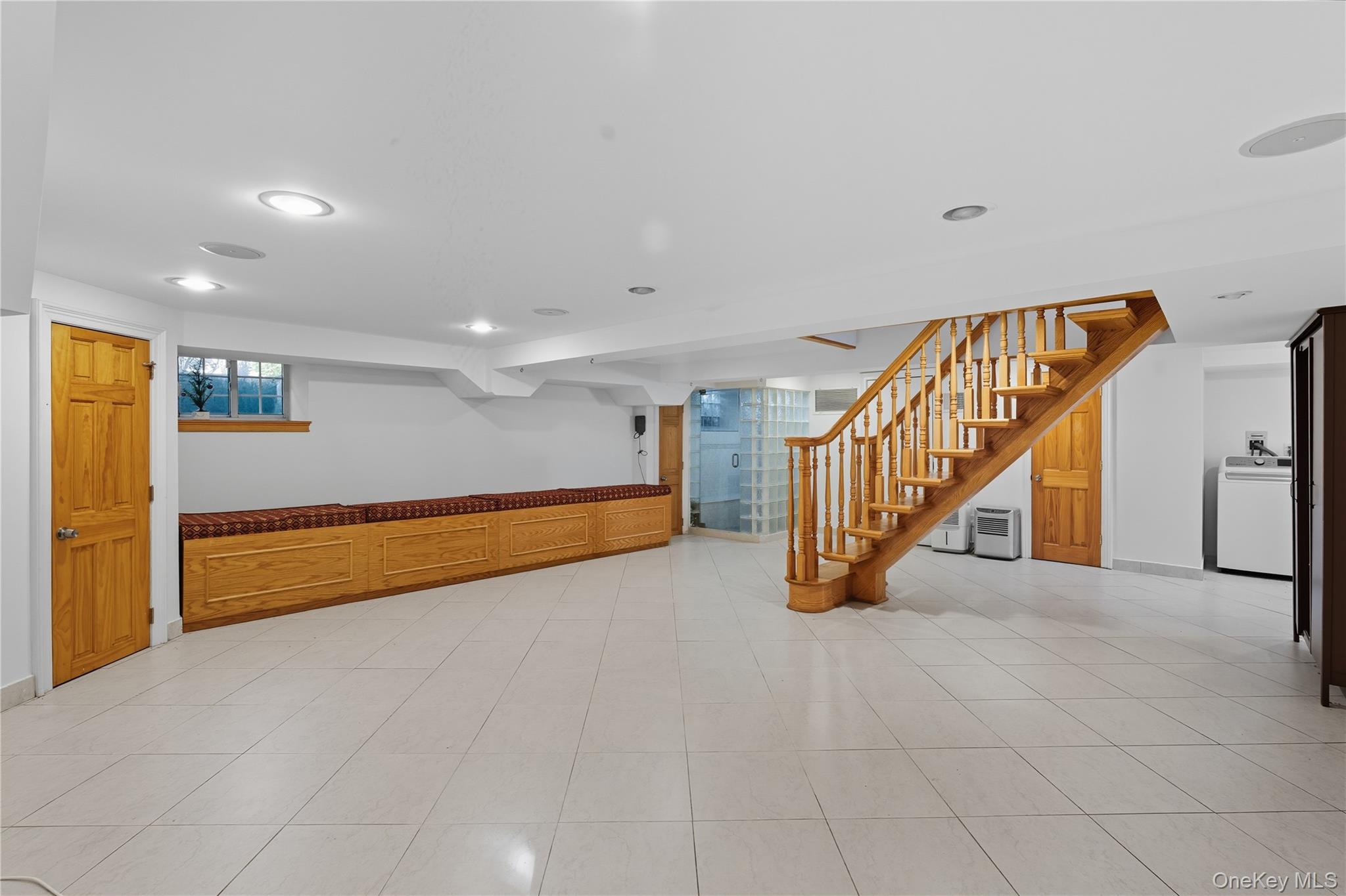 255-10 Iowa Road, Little Neck, NY 11362