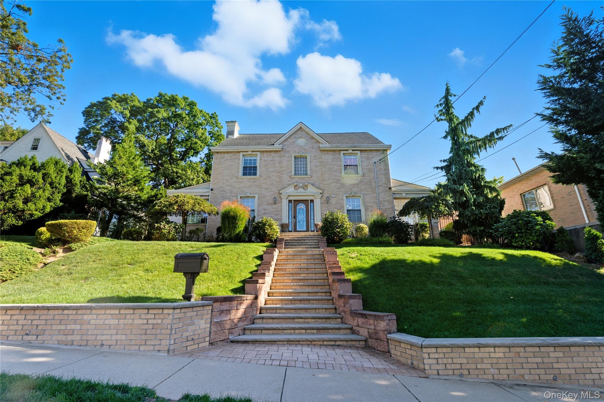 255-10 Iowa Road, Little Neck, NY 11362