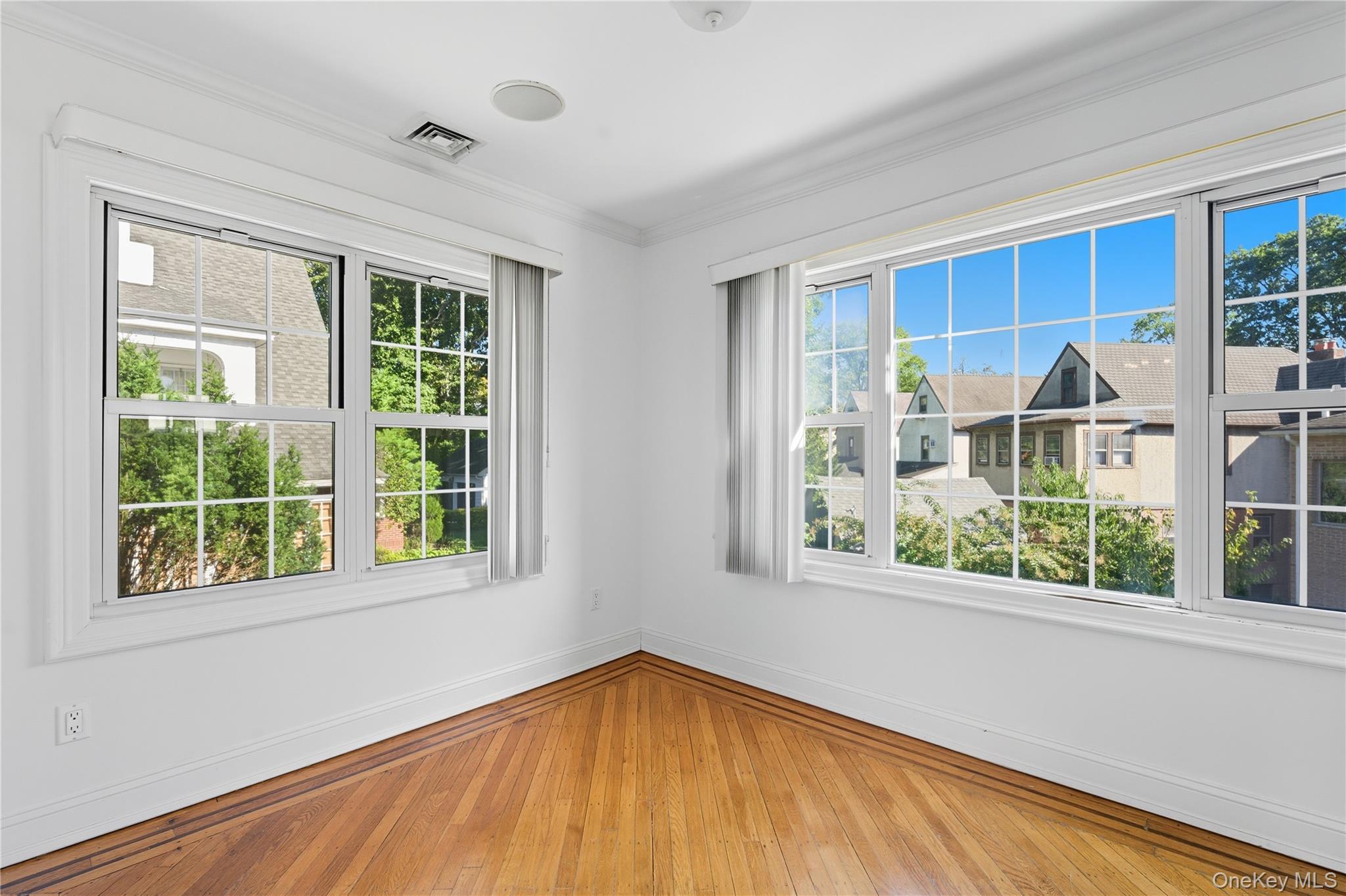 255-10 Iowa Road, Little Neck, NY 11362