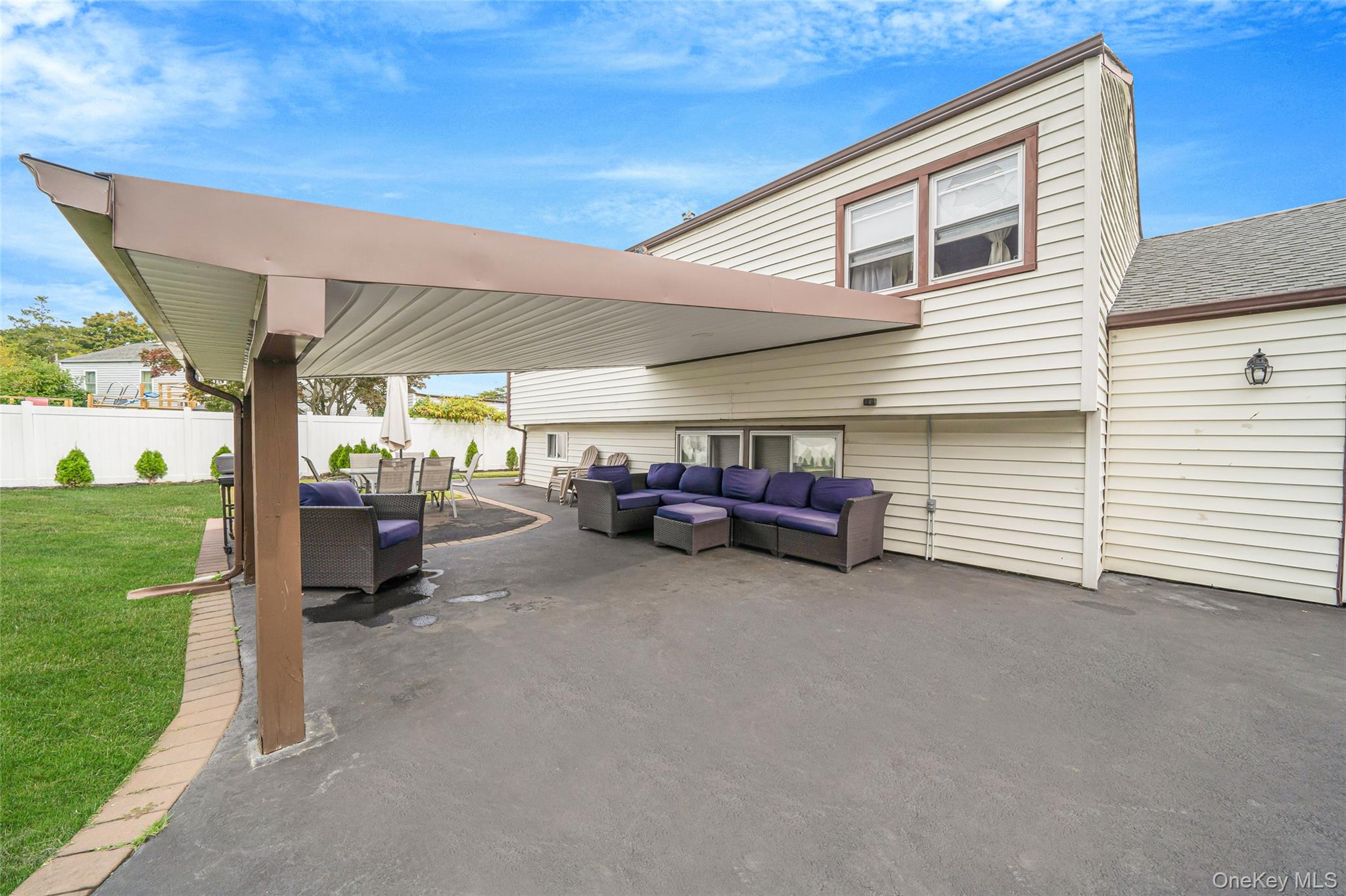 14 Dartmouth Drive, Bay Shore, NY 11706